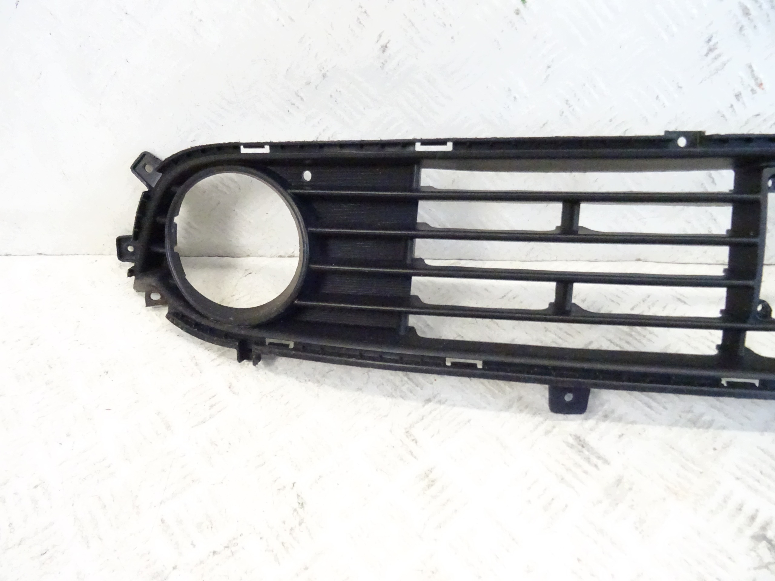 grid of a bumper front KIA OPTIMA IV 86560-D4010