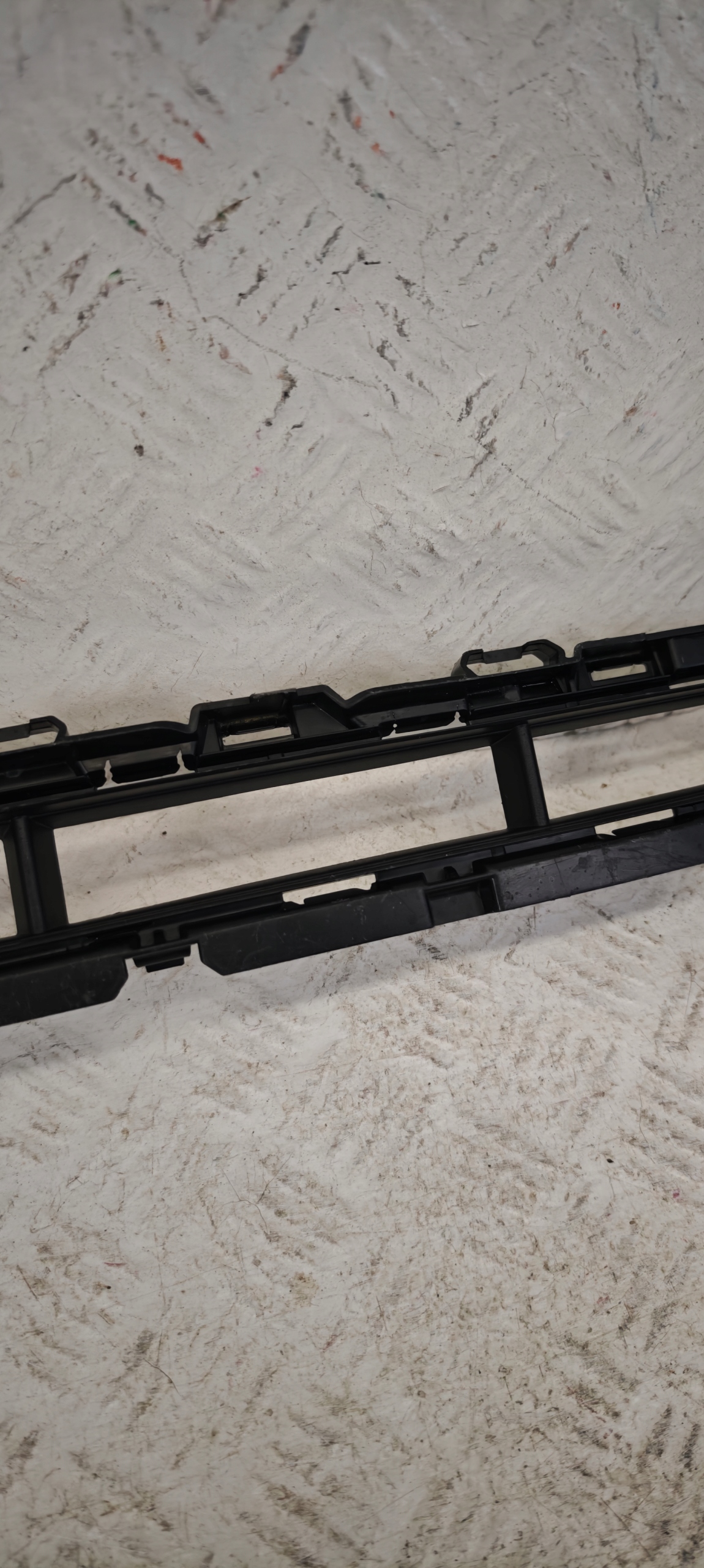 Lüftungsgitter untere mitte PORSCHE MACAN 95B805935