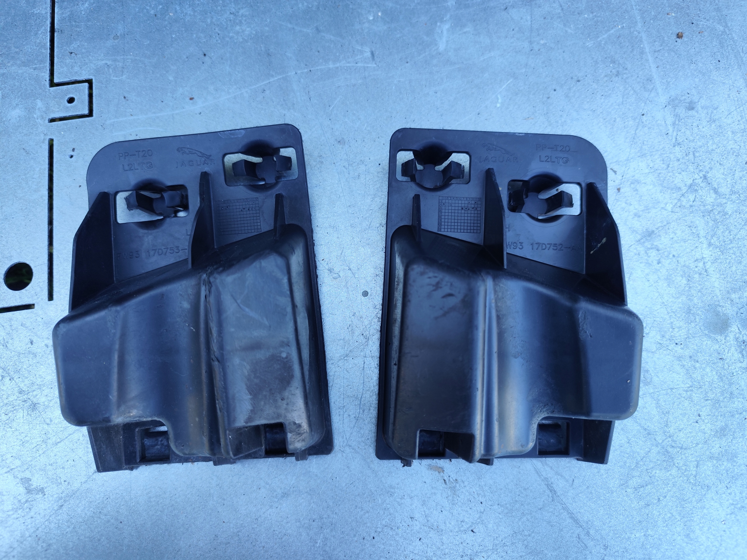 JAGUAR XJ 351 bumper bracket rear part left