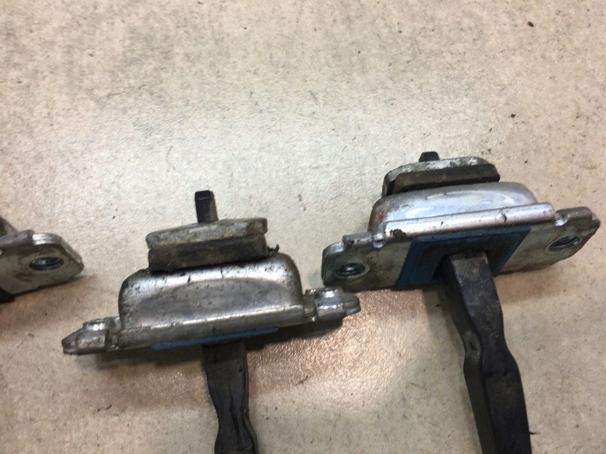 limiter door HYUNDAI I30 and 1.4 16V