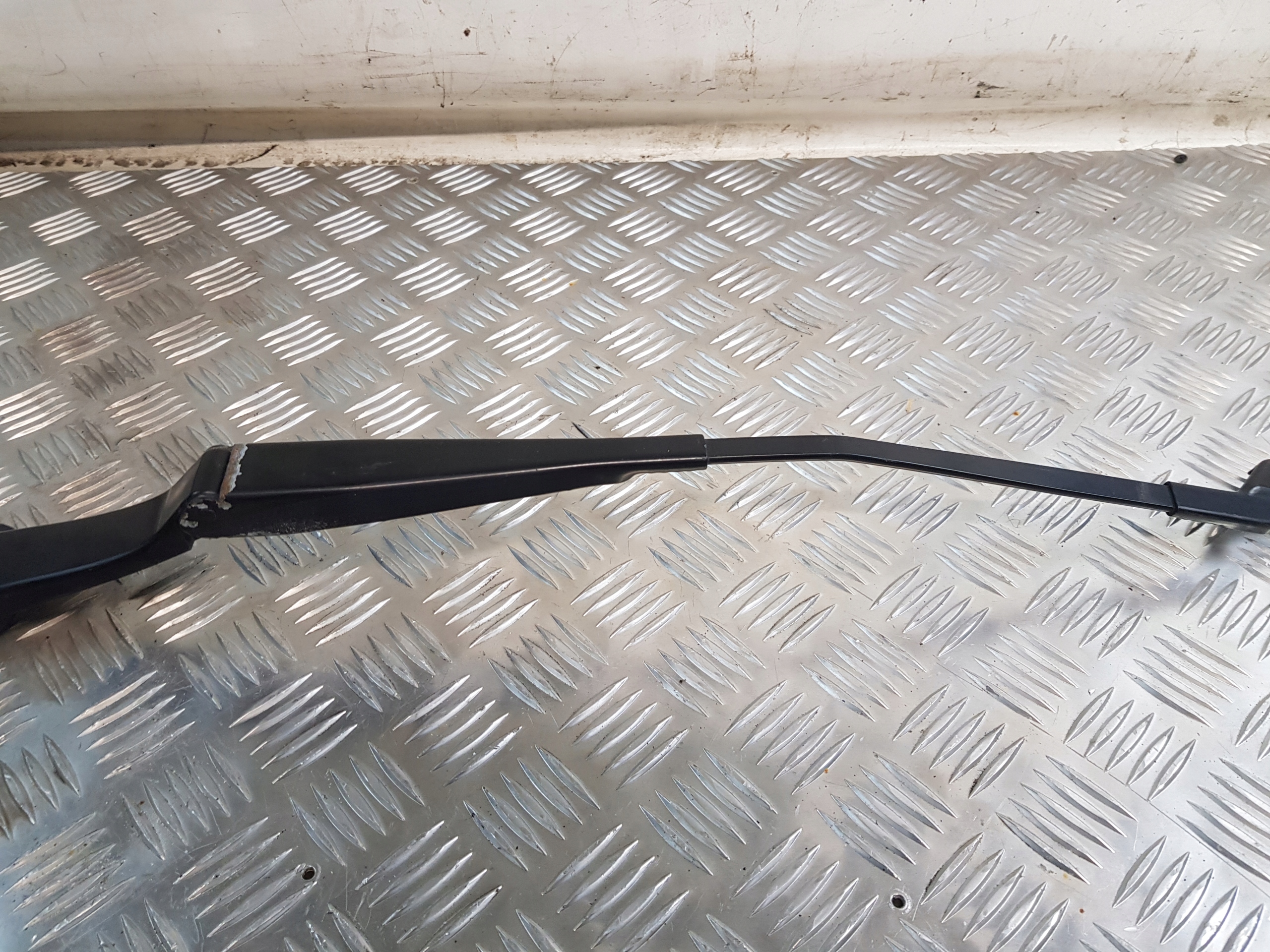 FORD FOCUS MK3 KOMBI 16R- wiper arm left front BM5117526AC
