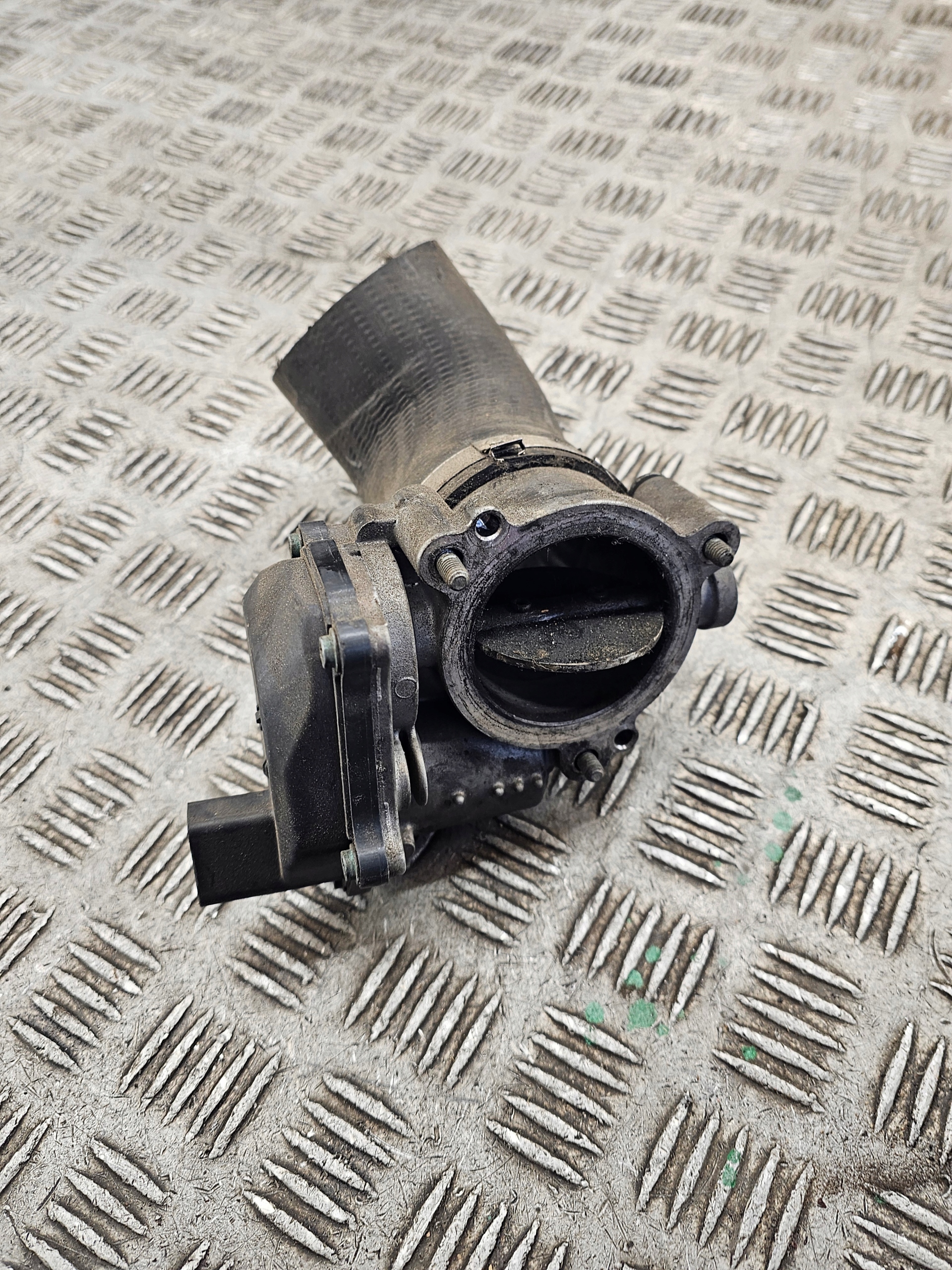 throttle flap VW Transporter 2.0 TDI 04L128063K