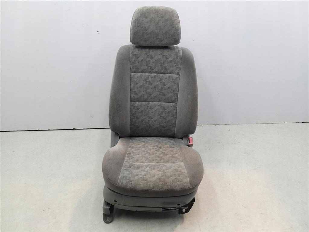 Стілець Передній правий Kia Sorento I 2002-2009 СВІТЛИЙ