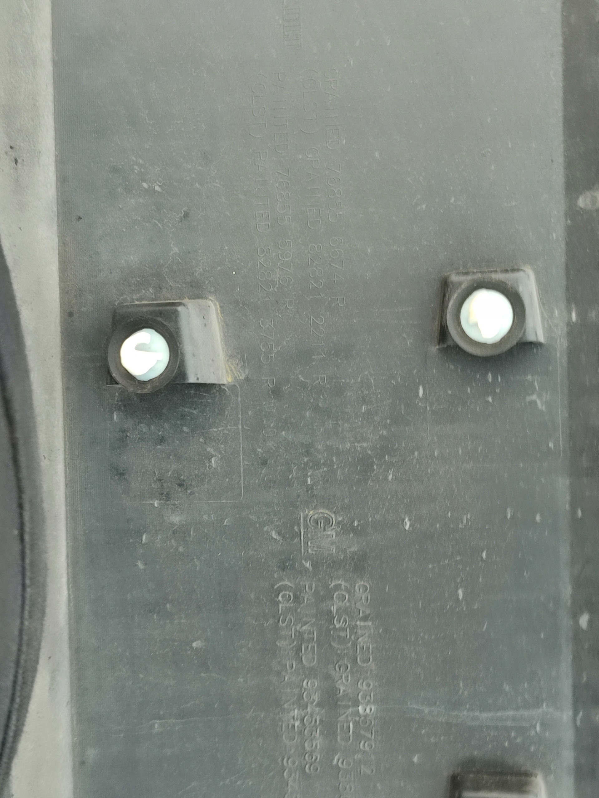 moulding side left RENAULT TRAFIC III 14- 768556674R