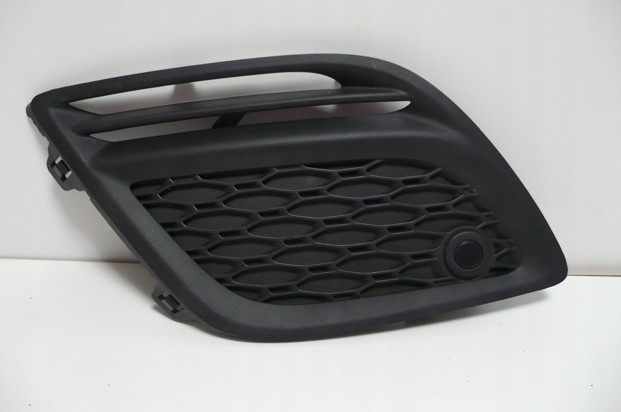 VOLVO XC60 08-13 PDC grid of a bumper right front original