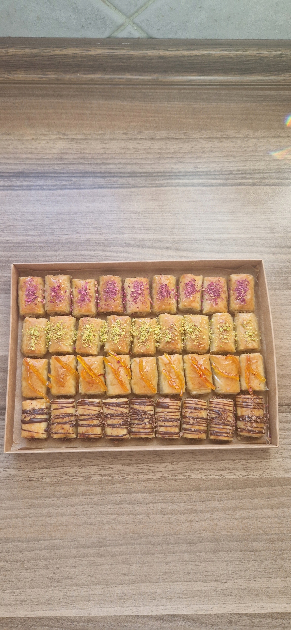 Levně Baklava Mix 4 příchutě Baklava sušenky křehké sladké do kávy 500 g