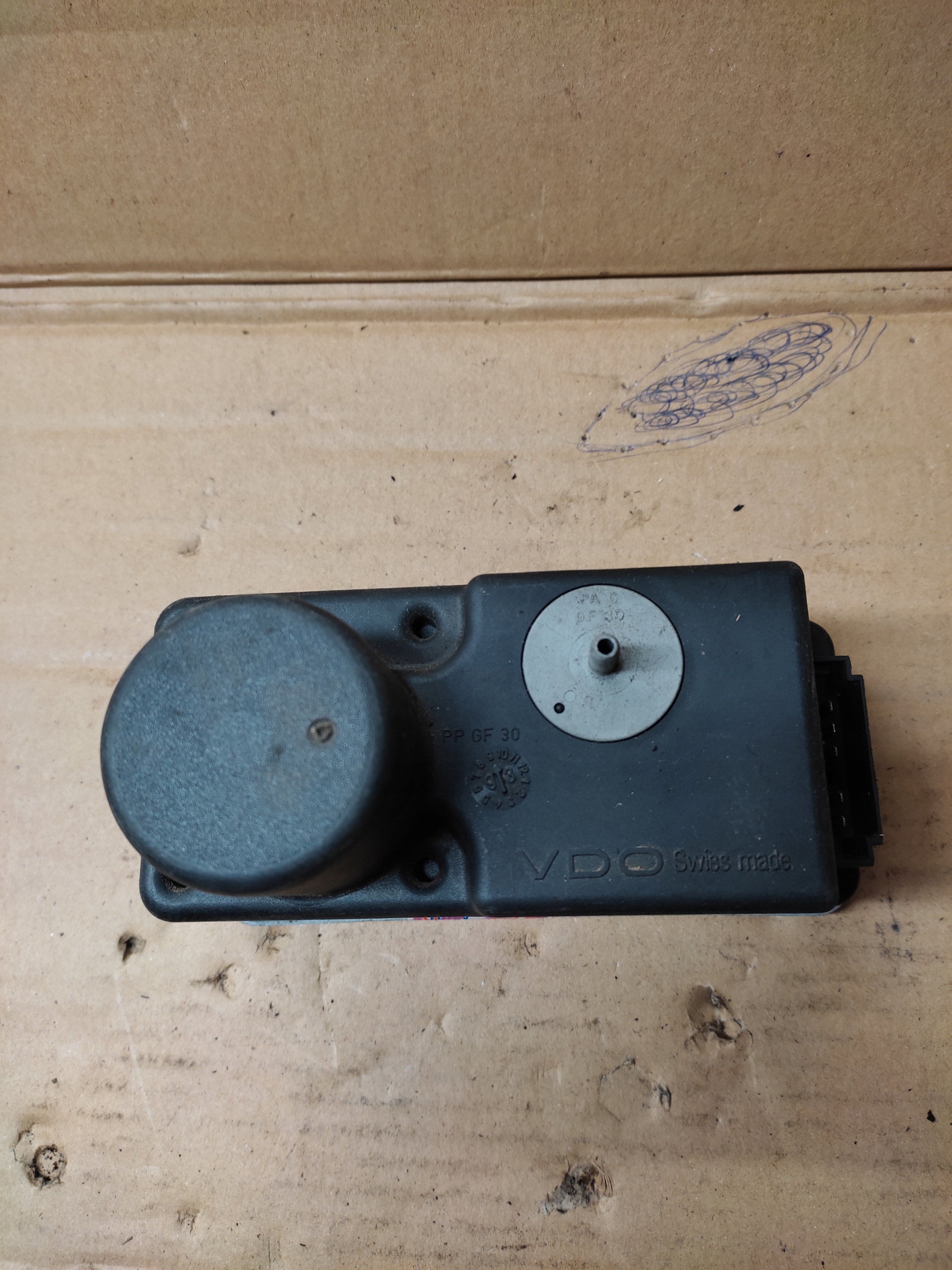 VW Golf III 1h0962257 насос центрального замка