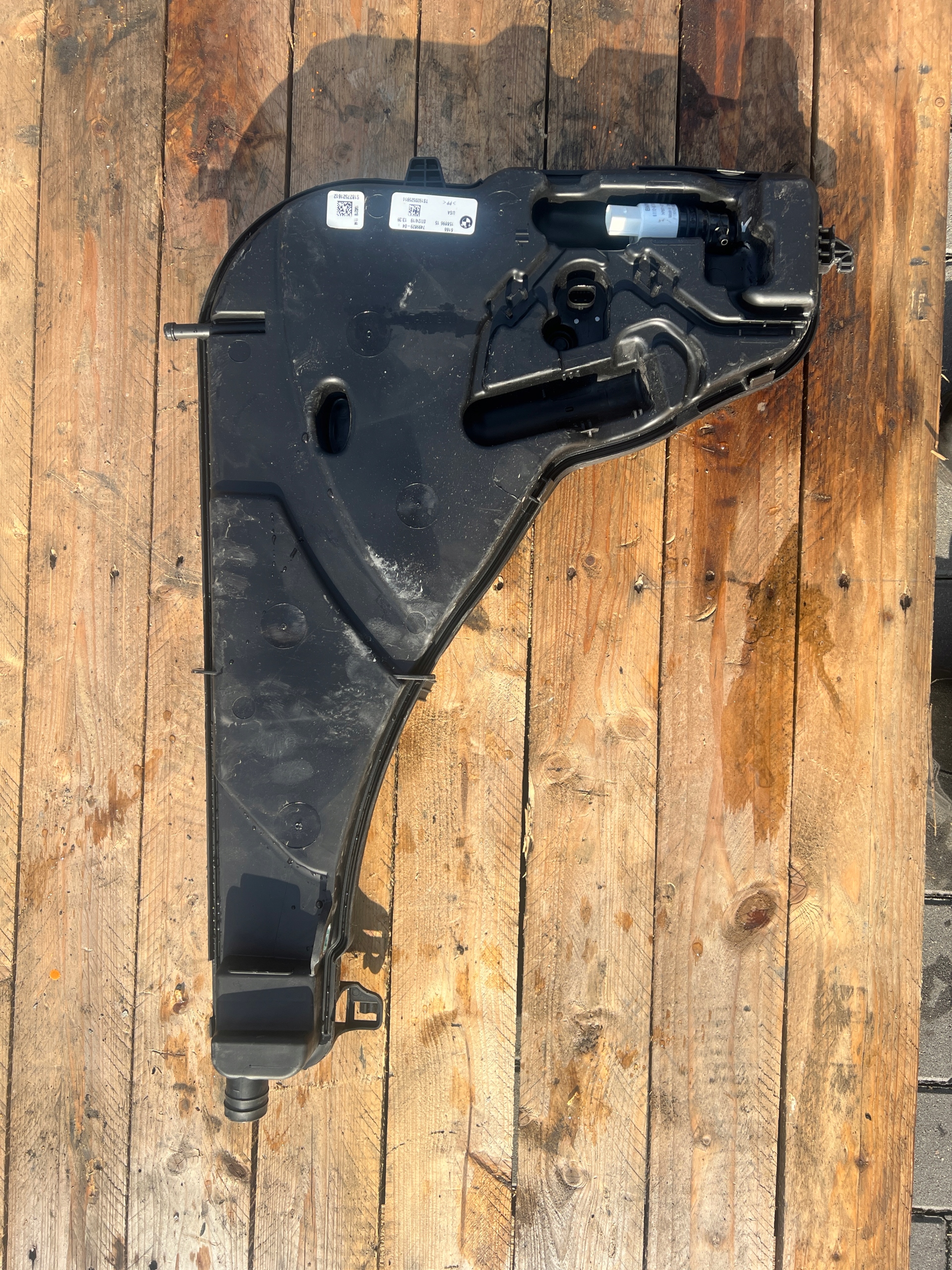 BMW G05 G06 бачок омивача 7499829