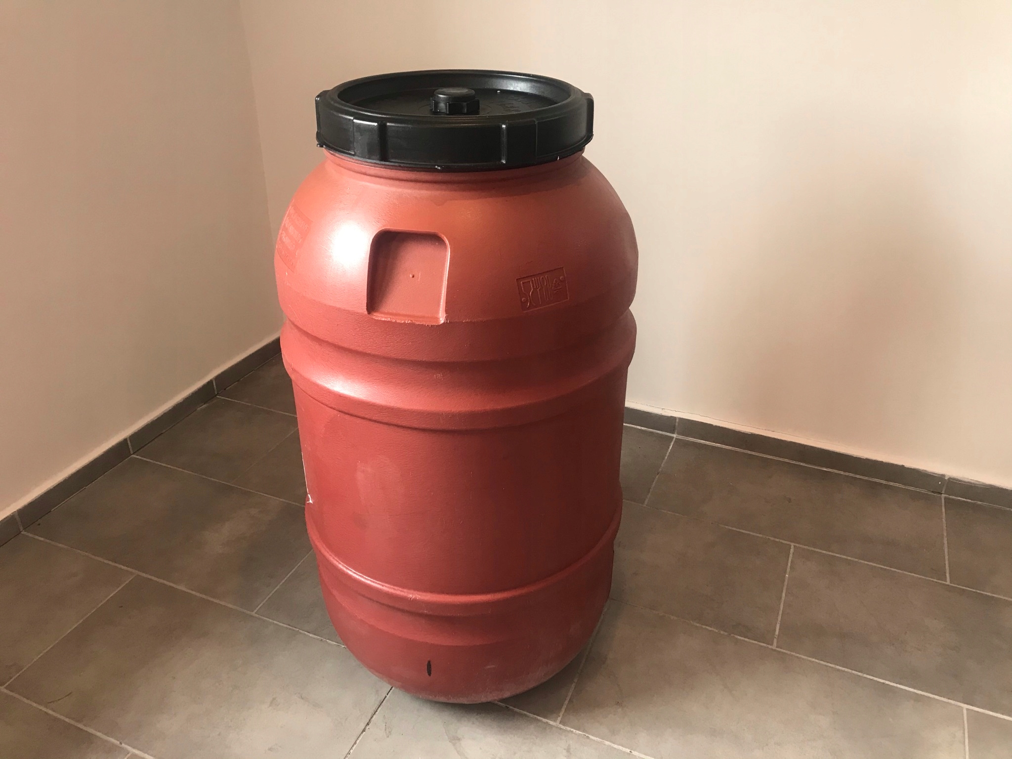 Beczka plastikowa na wodę 220L SPOŻYWKA Pojemność 220 l