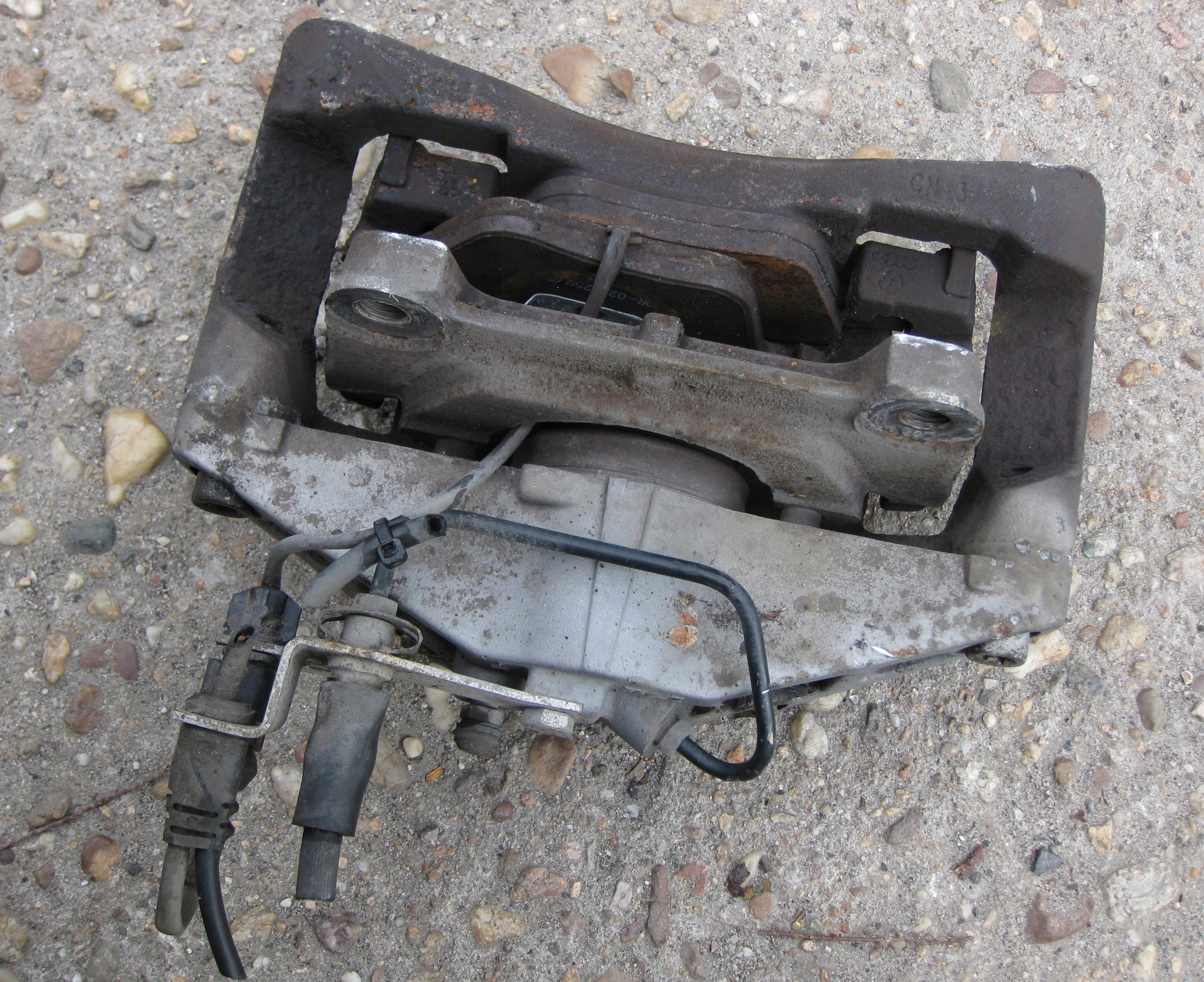 AUDI A6 C6 LIFT KOMBI 2.7 TDI caliper brake left front