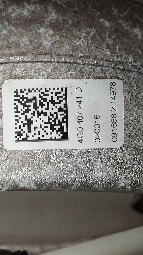 Audi A5 Sportback 8TA otoč levá předek ramene 4G0407241D