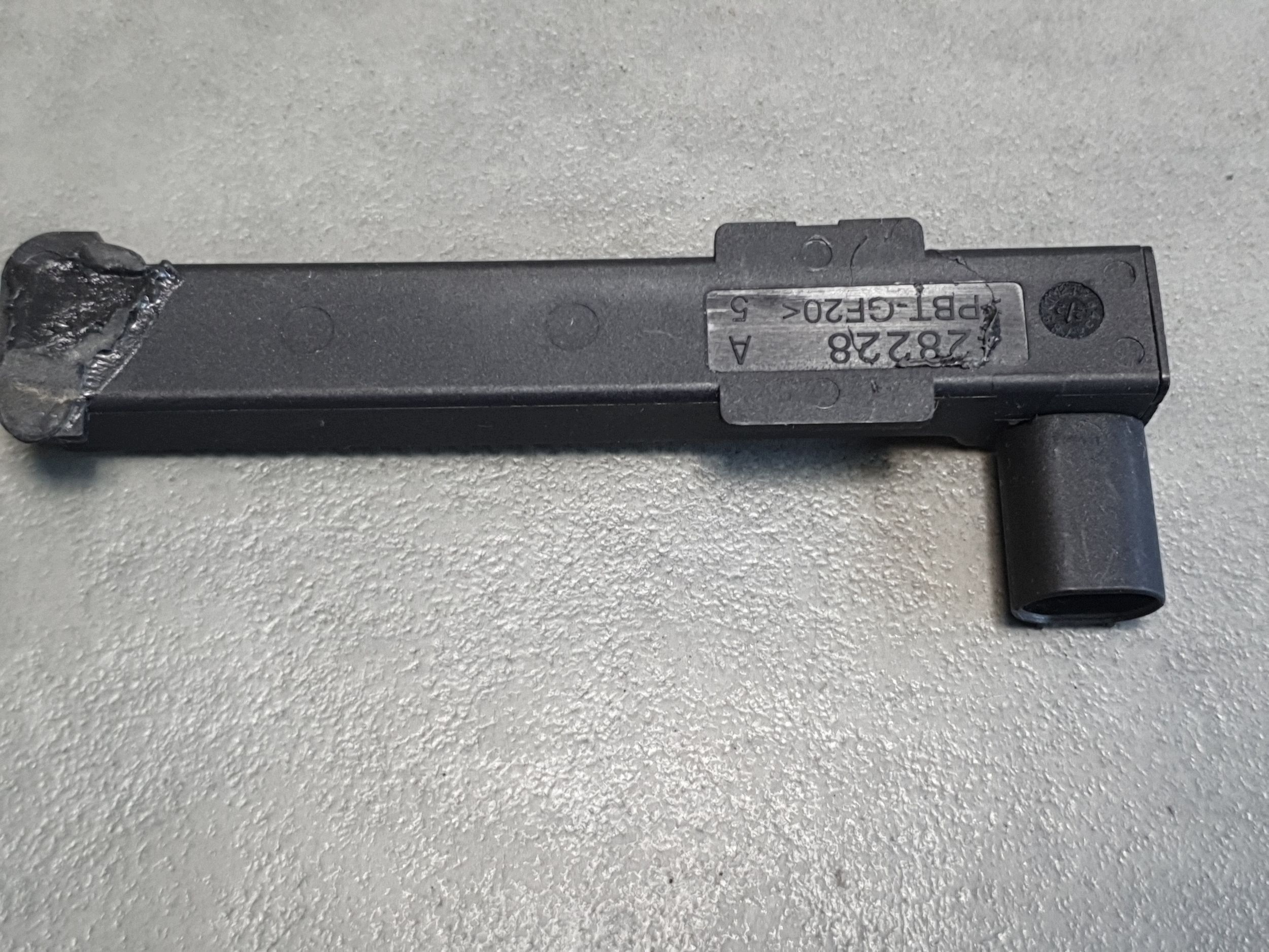 Audi SQ6 e-tron antenne innen 85H907247