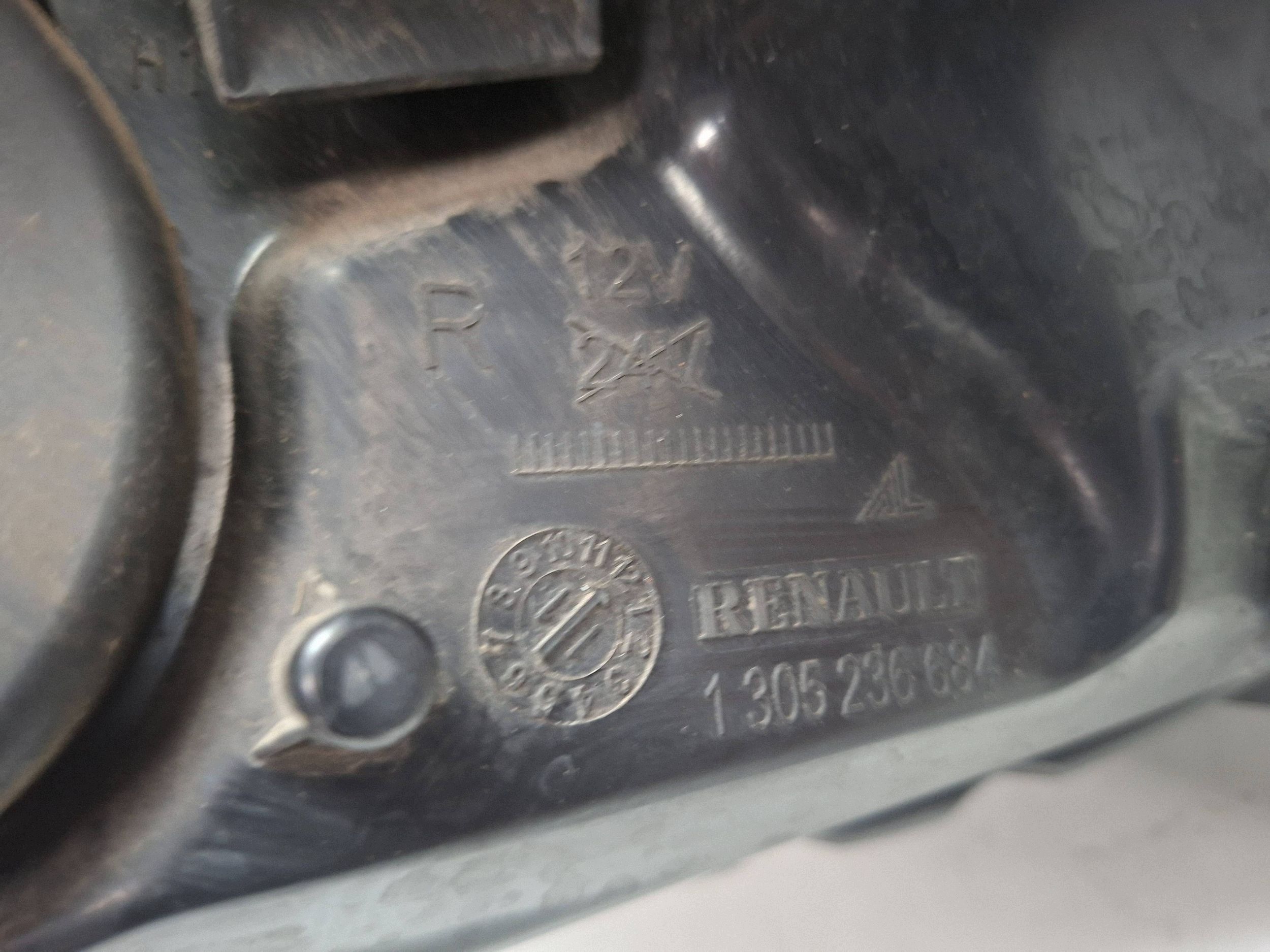 feu avant droit 260100067 DACIA DUSTER et 2010