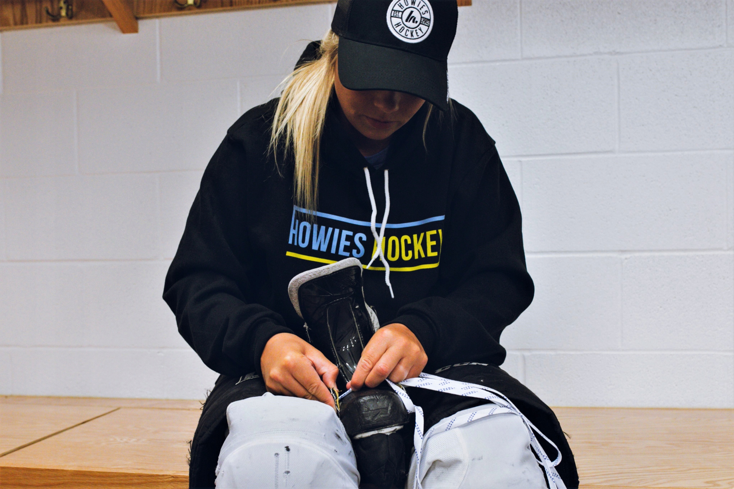 Woskowane sznurówki do łyżew HOWIES 244cm Czarne Marka Howies