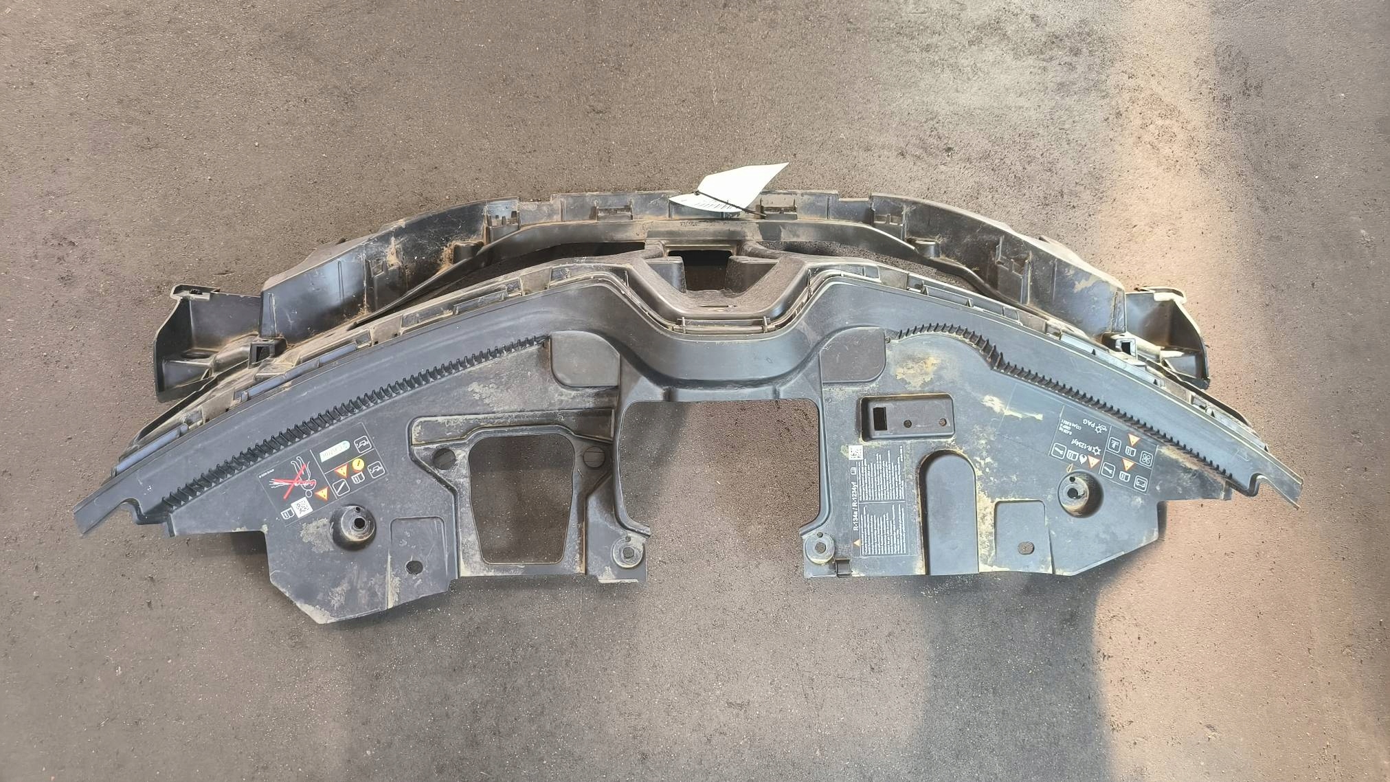 Halter Versteifung Grill RENAULT CAPTUR II