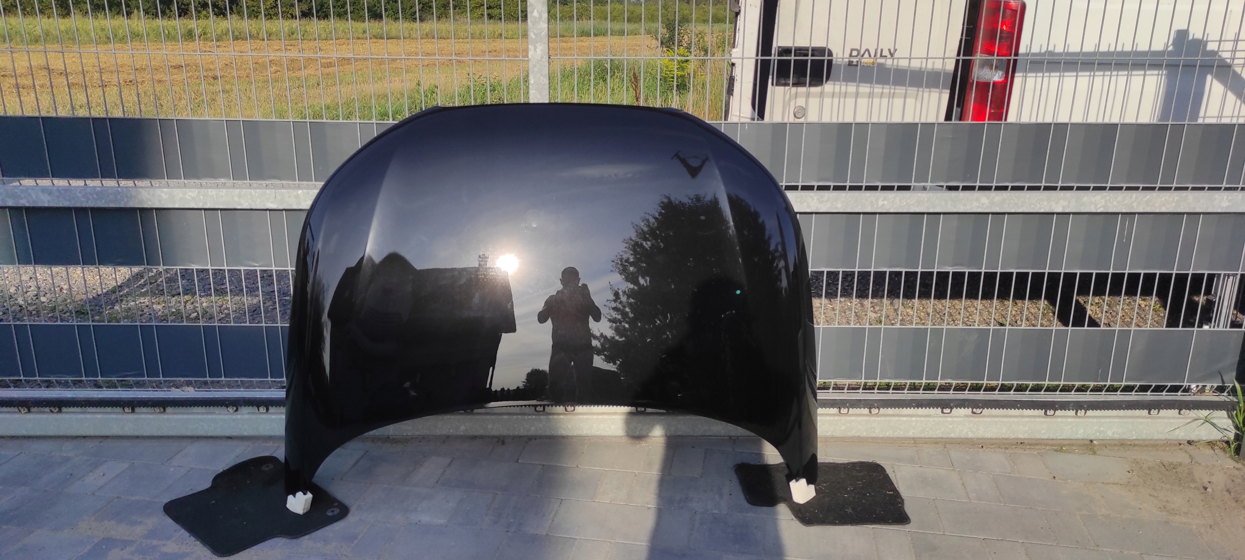 КРИШКА ПЕРЕД ДВИГУНА КАПОТ AUDI A1x 2010-2014 Ly9x