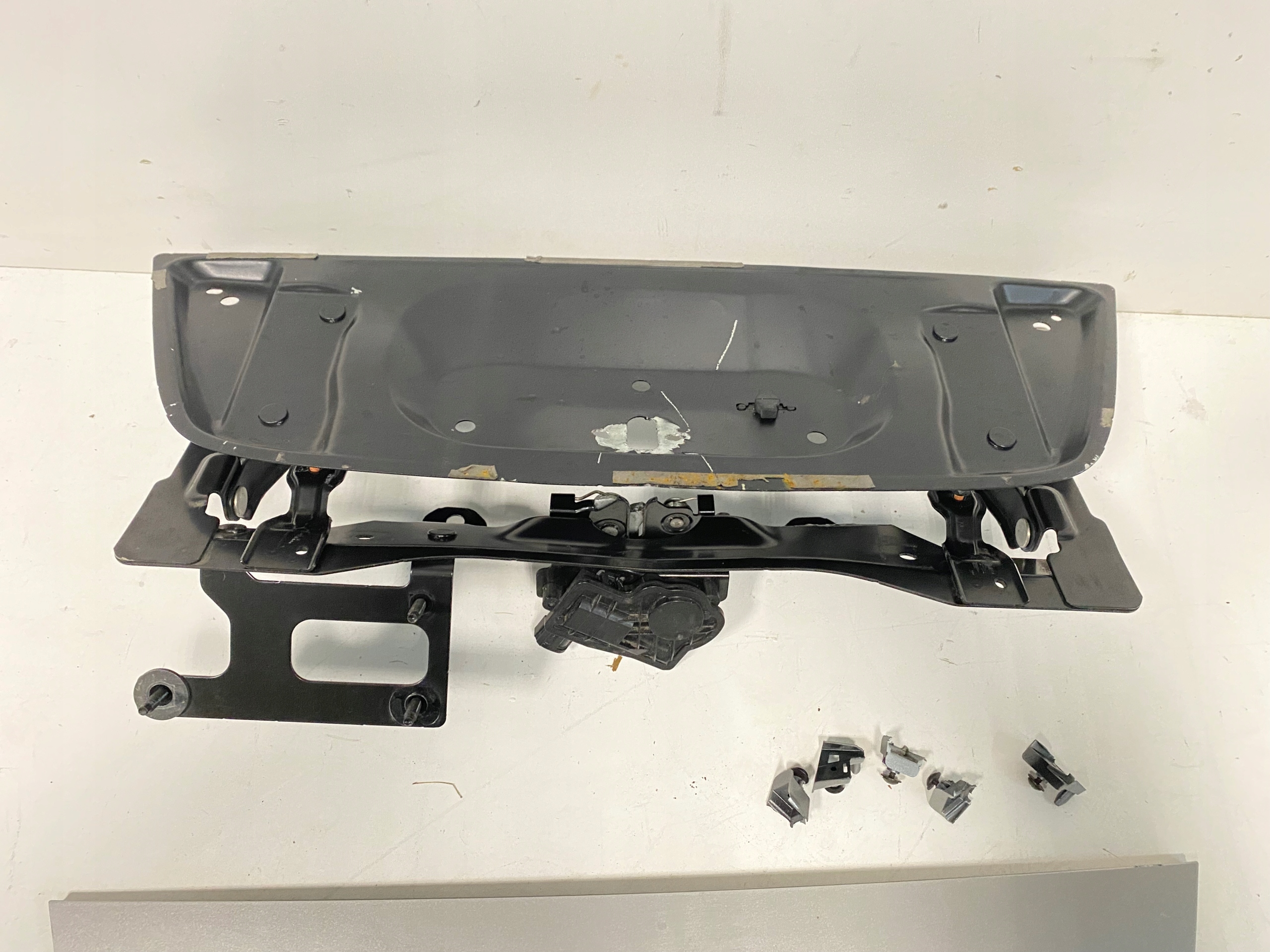 Nissan Leaf ZE0 Kühlergrill FRONTGRILL Kühlergitter 5SH0ANISS - Thumbnail 4