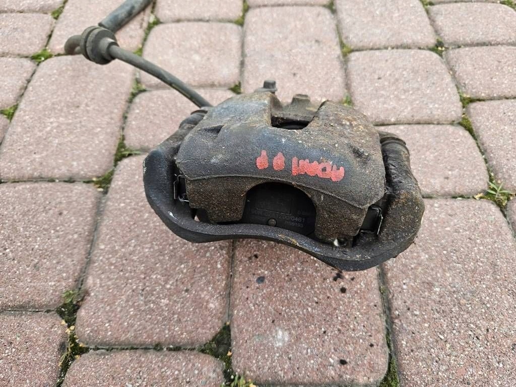 caliper brakes brake front right jarzmo Opel Adam