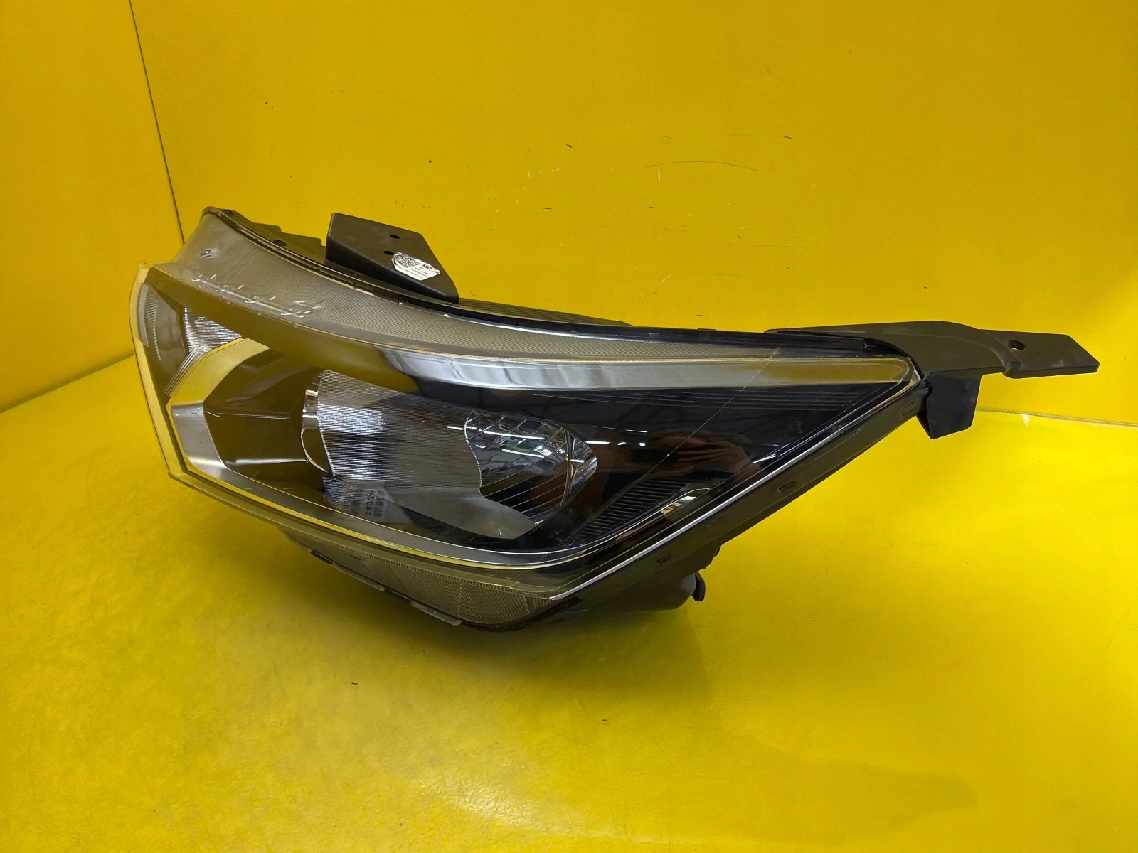 light left front Hyundai I20 3 III Zwykla 92101-Q0050