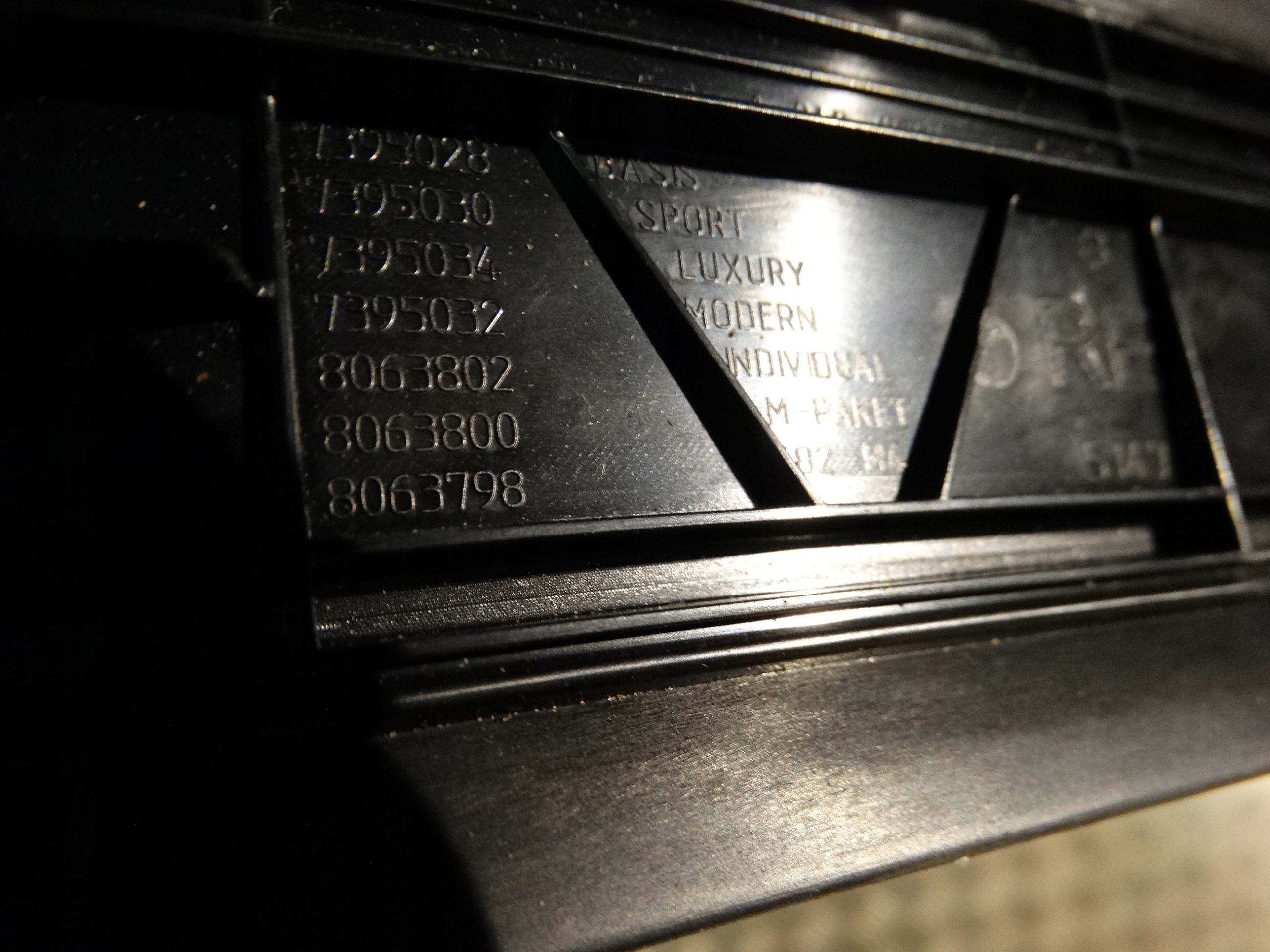 IDEAL cap moulding threshold right BMW F82 M4 1