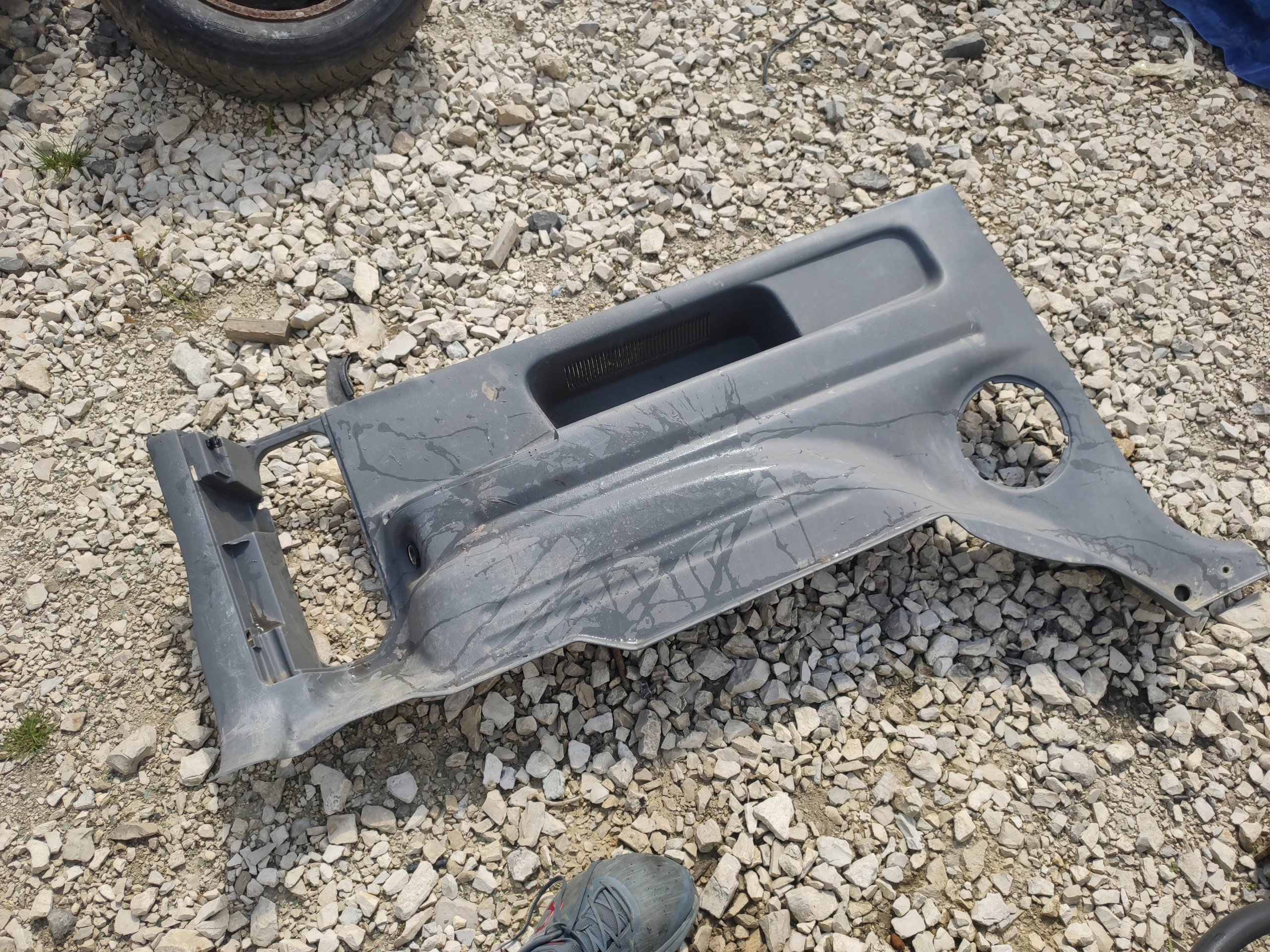 WS OSŁONA TAPICERKA BAGAŻNIKA LEWA SUZUKI GRAND VITARA I 99- 3 DRZWI