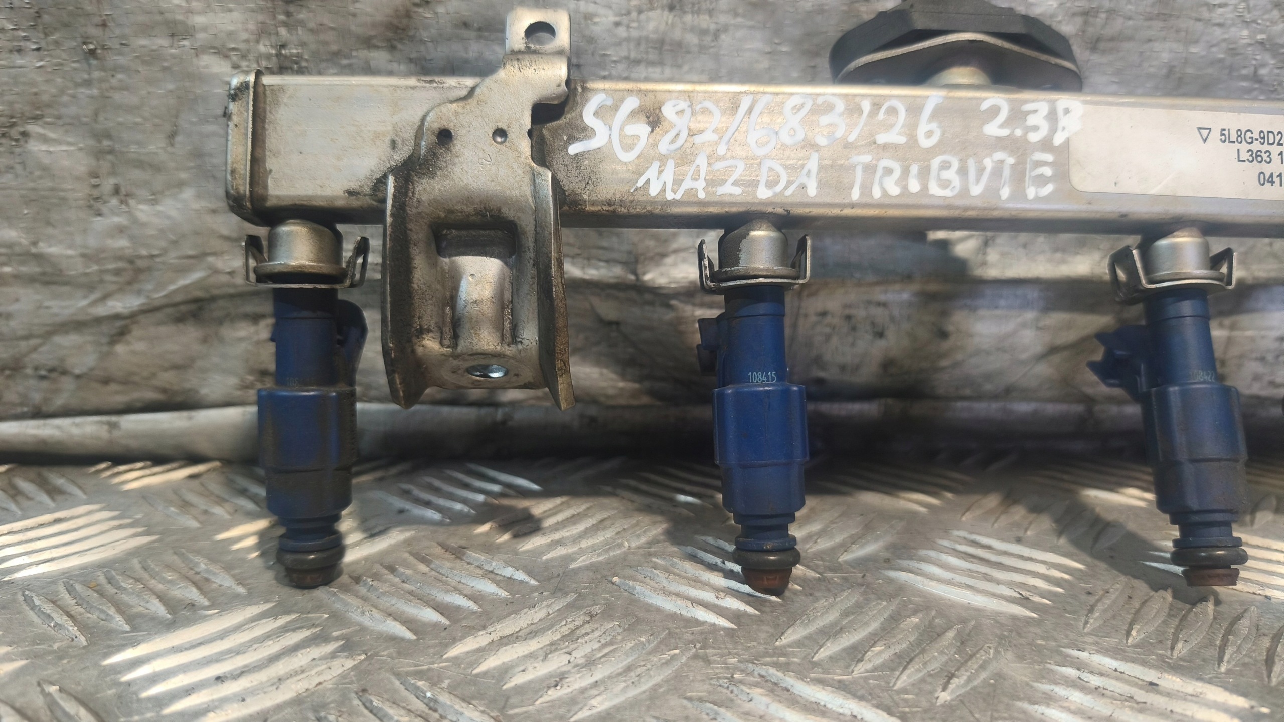 Rampe injection Injecteurs 5L8G-9D280-AD MAZDA TRIBUTE 2.3B 2005r