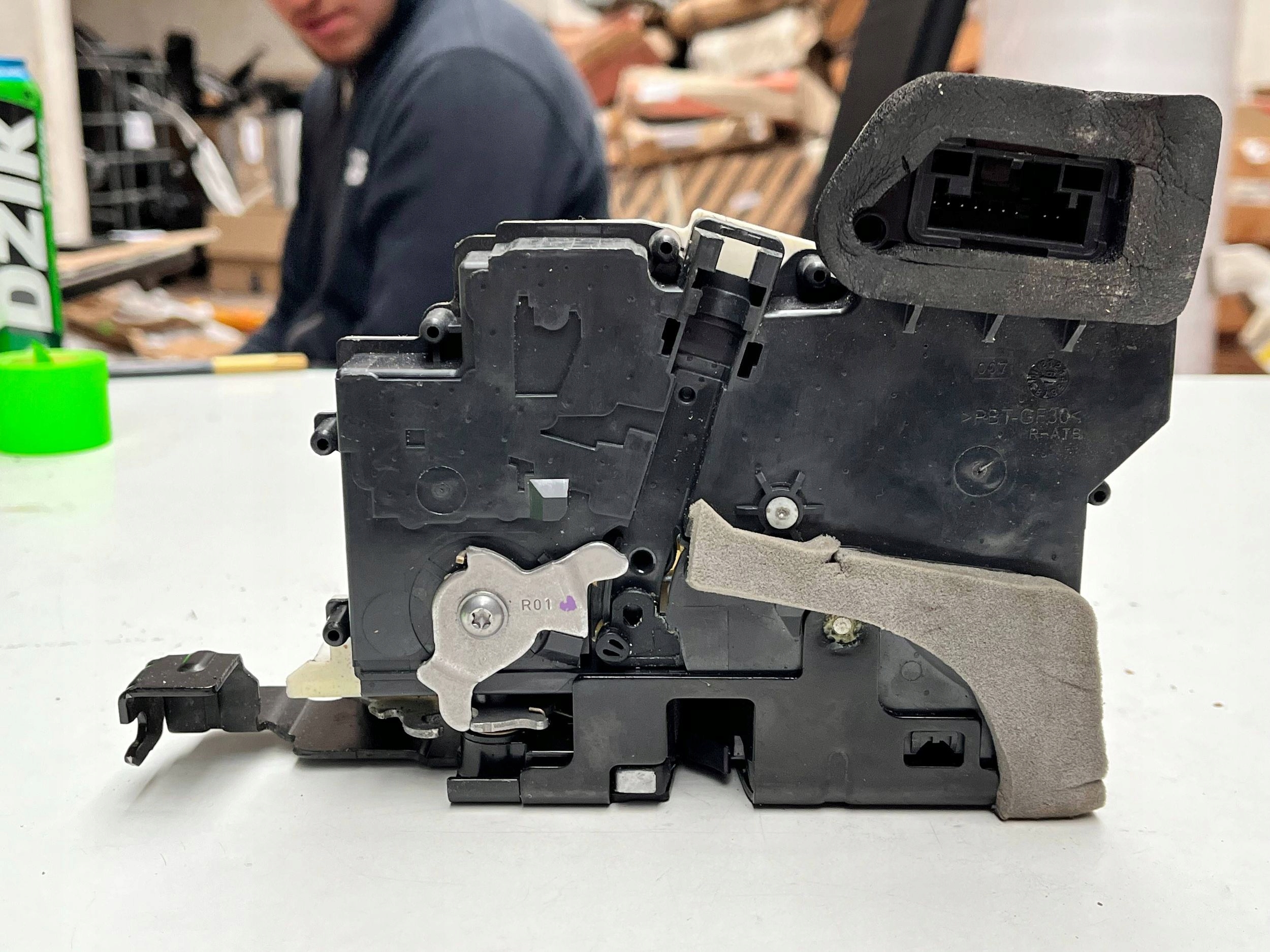 original lock door right front Audi RS Q8 4K1837016K !J