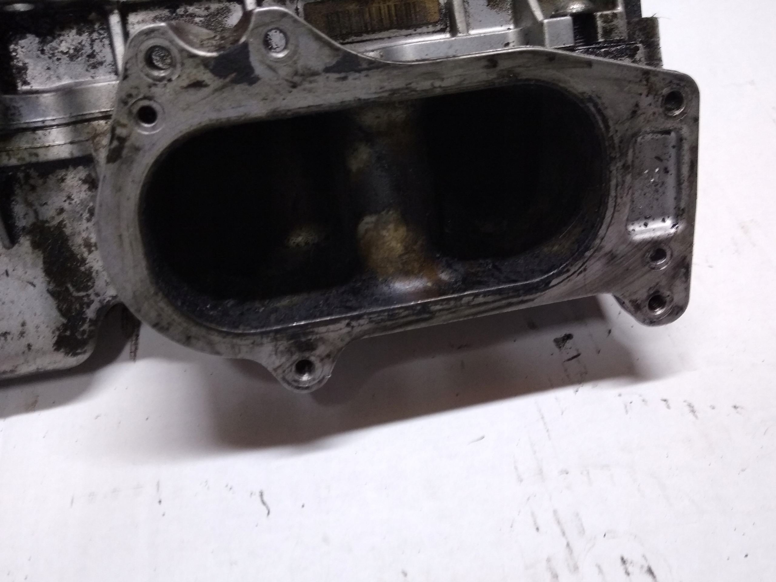 intake manifold bonnet A6400900337 MERCEDES 2,0 CDI