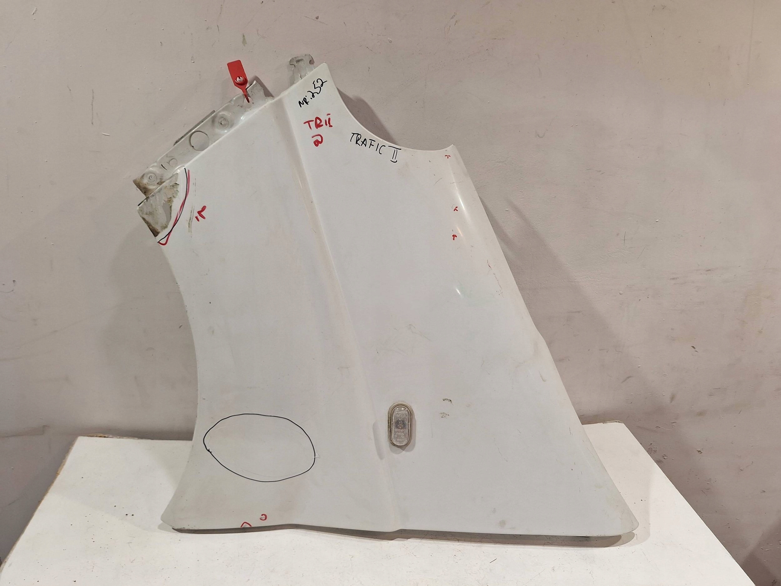 fender front left RENAULT TRAFIC II VIVARO A