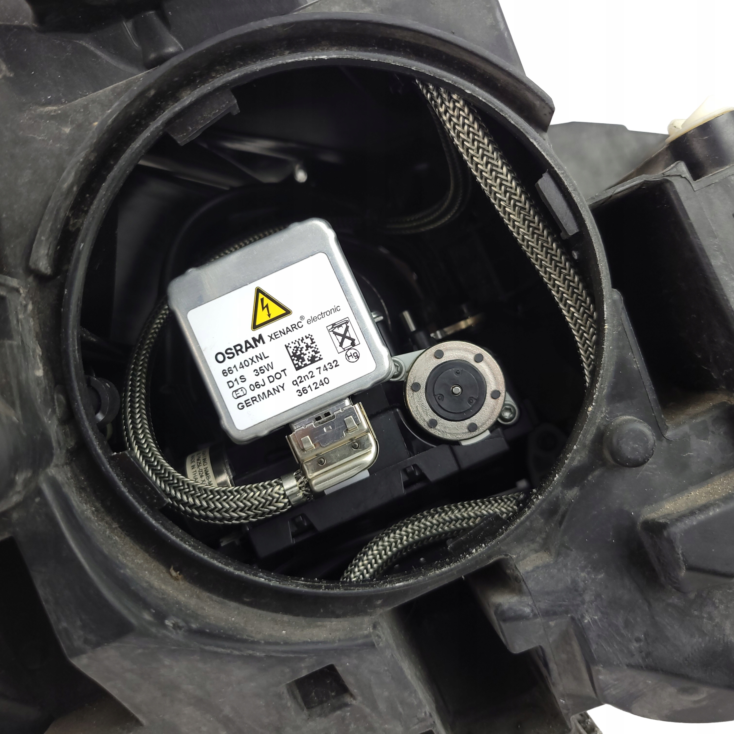 MERCEDES W204 LIFT light front front left SKRETNA KPL EU A2048204339