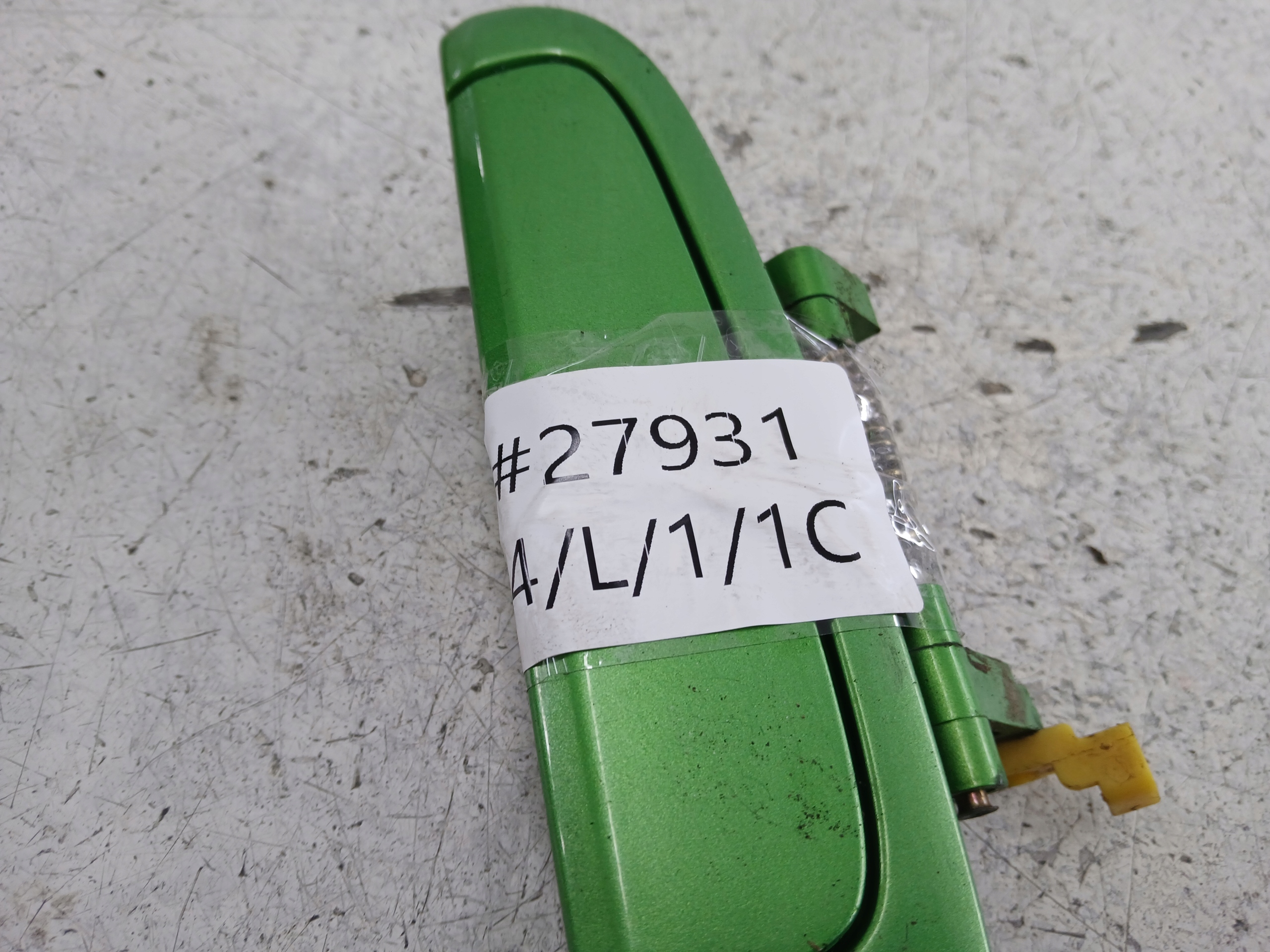KIA PICANTO and handle exterior left front green