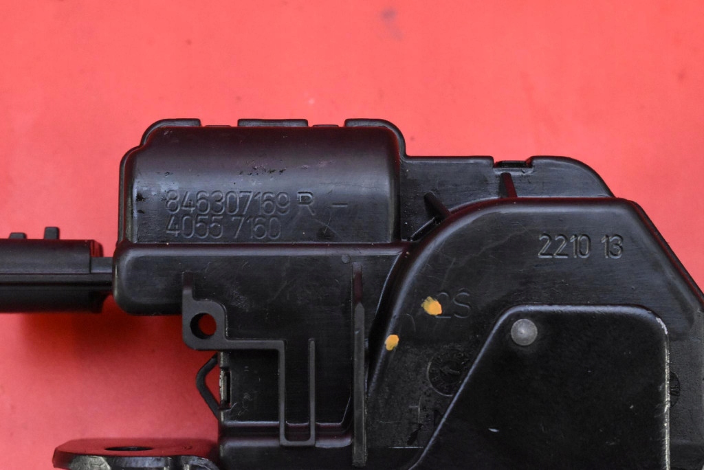lock bonnet rear part boot 846307169R RENAULT CAPTUR 1 and 13-17