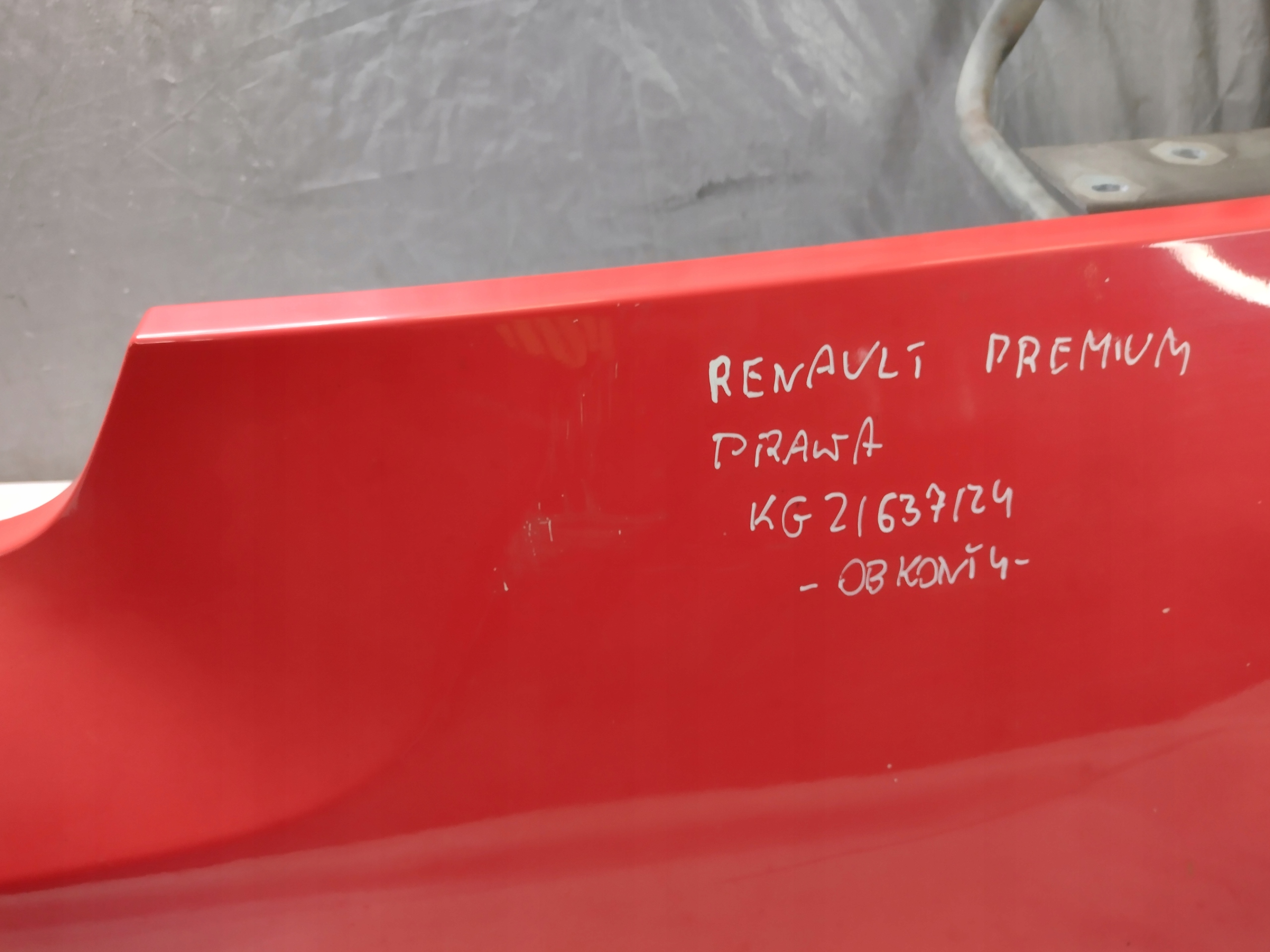 Frontverkleidung Seitlich rechts Renault Premium