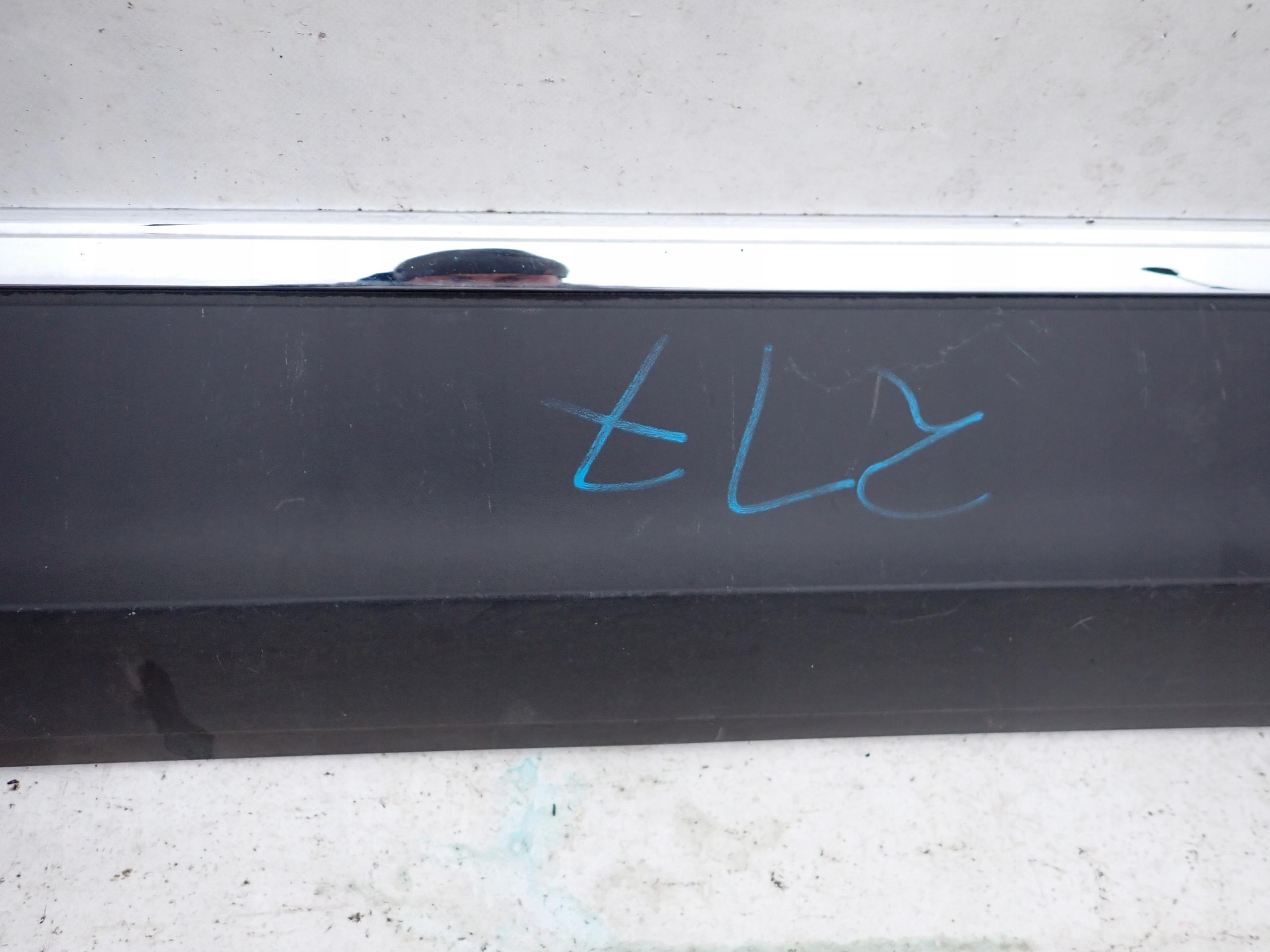 VW TIGUAN II 5NA moulding door left PRZO