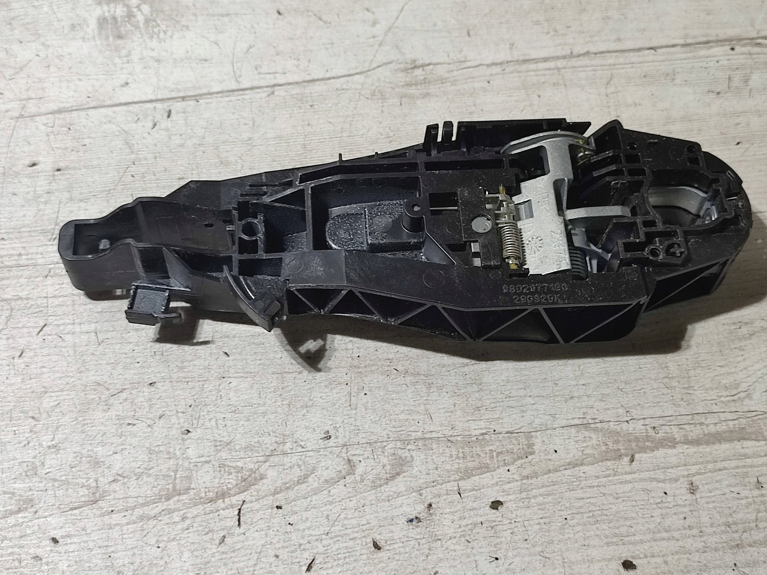 Peugeot 2008 II 2020 front right handle exterior door przednich