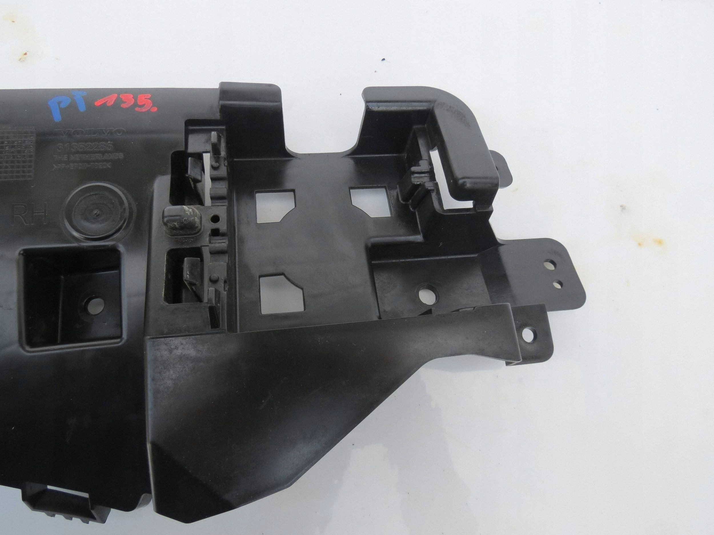 Support Support plaque Poignée Pare choc Droite Arrière VOLVO V60 S60 31352285