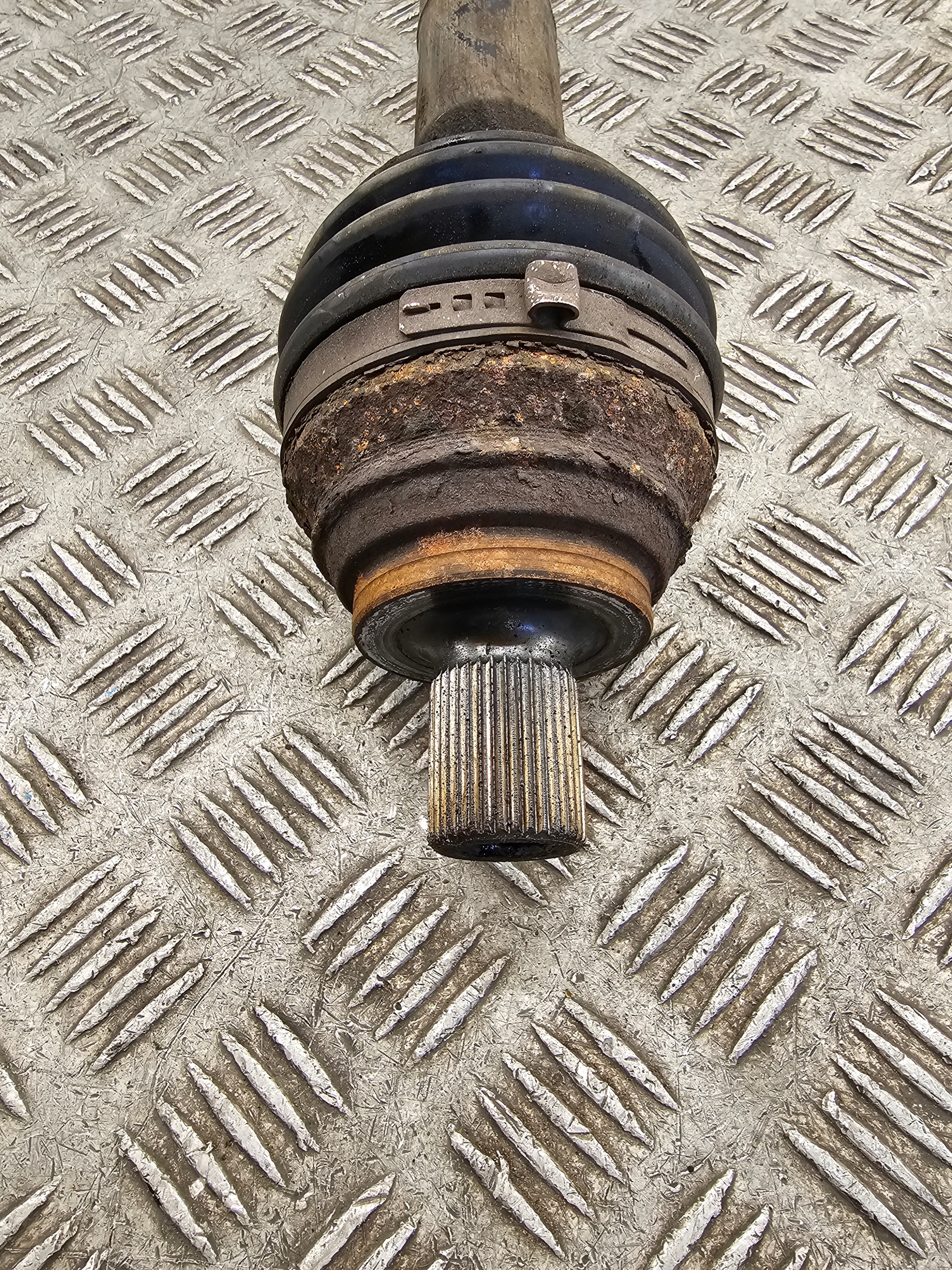 Volkswagen OE 1K0407272CC semi-axis front P NR M778