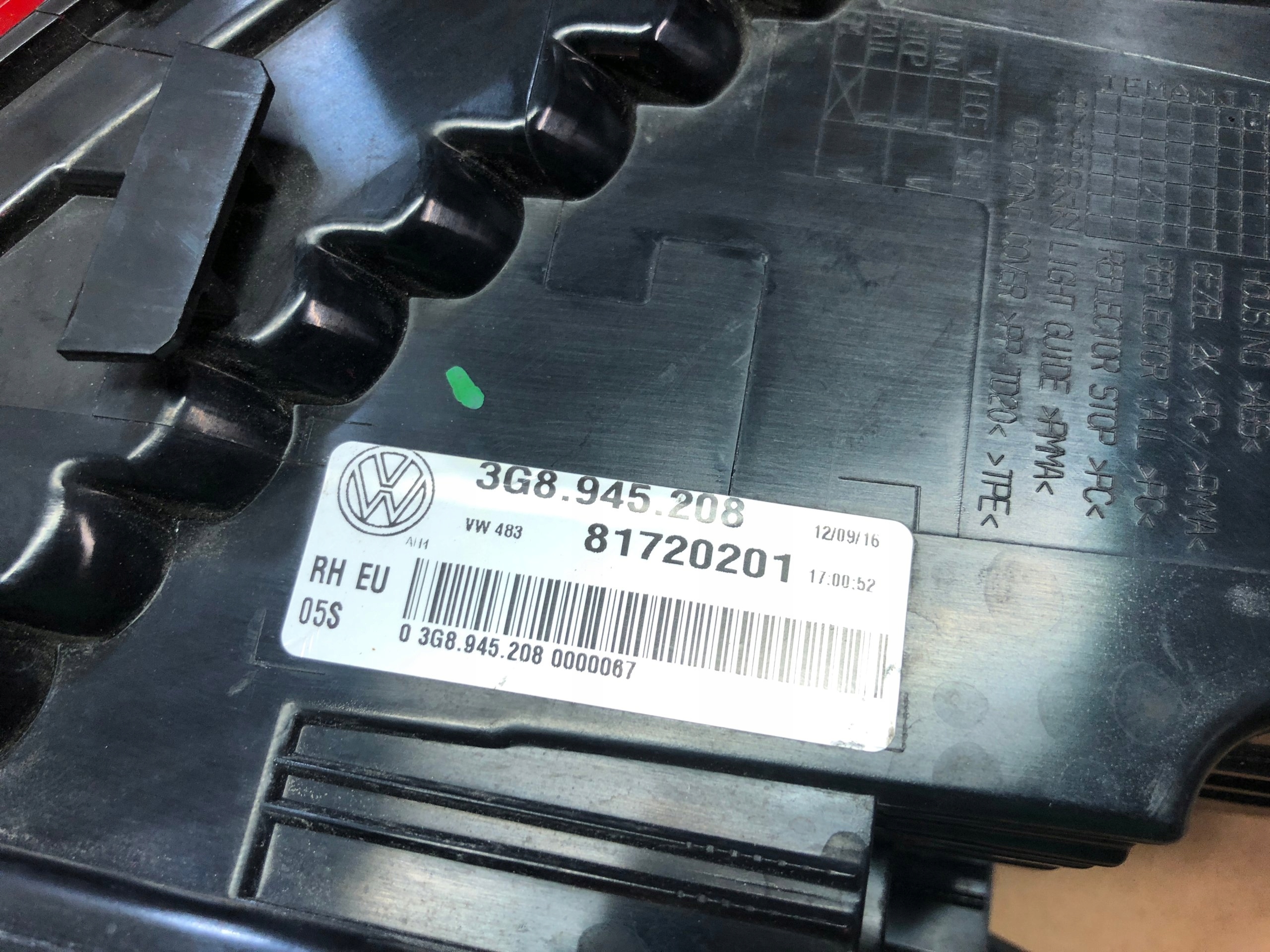 VW ARTEON light right rear part 3G8945208