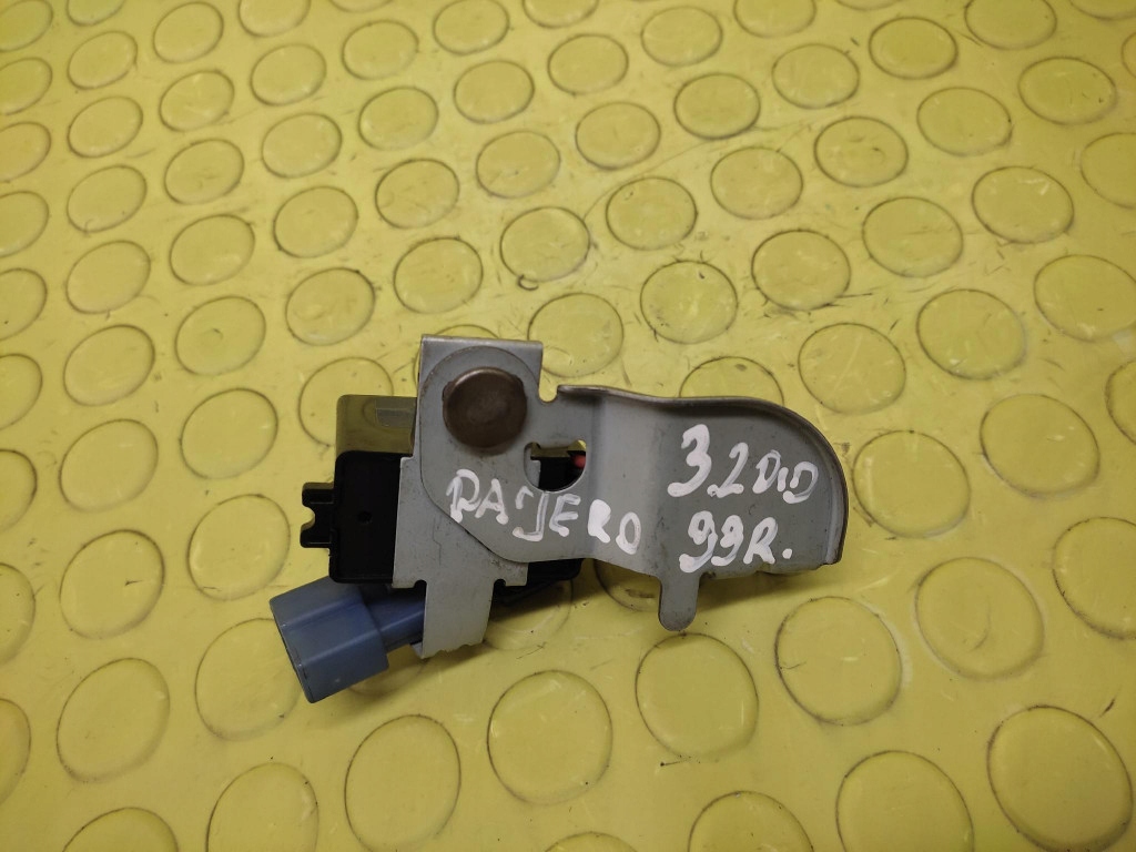 MITSUBISHI PAJERO 3 module relay MB649187