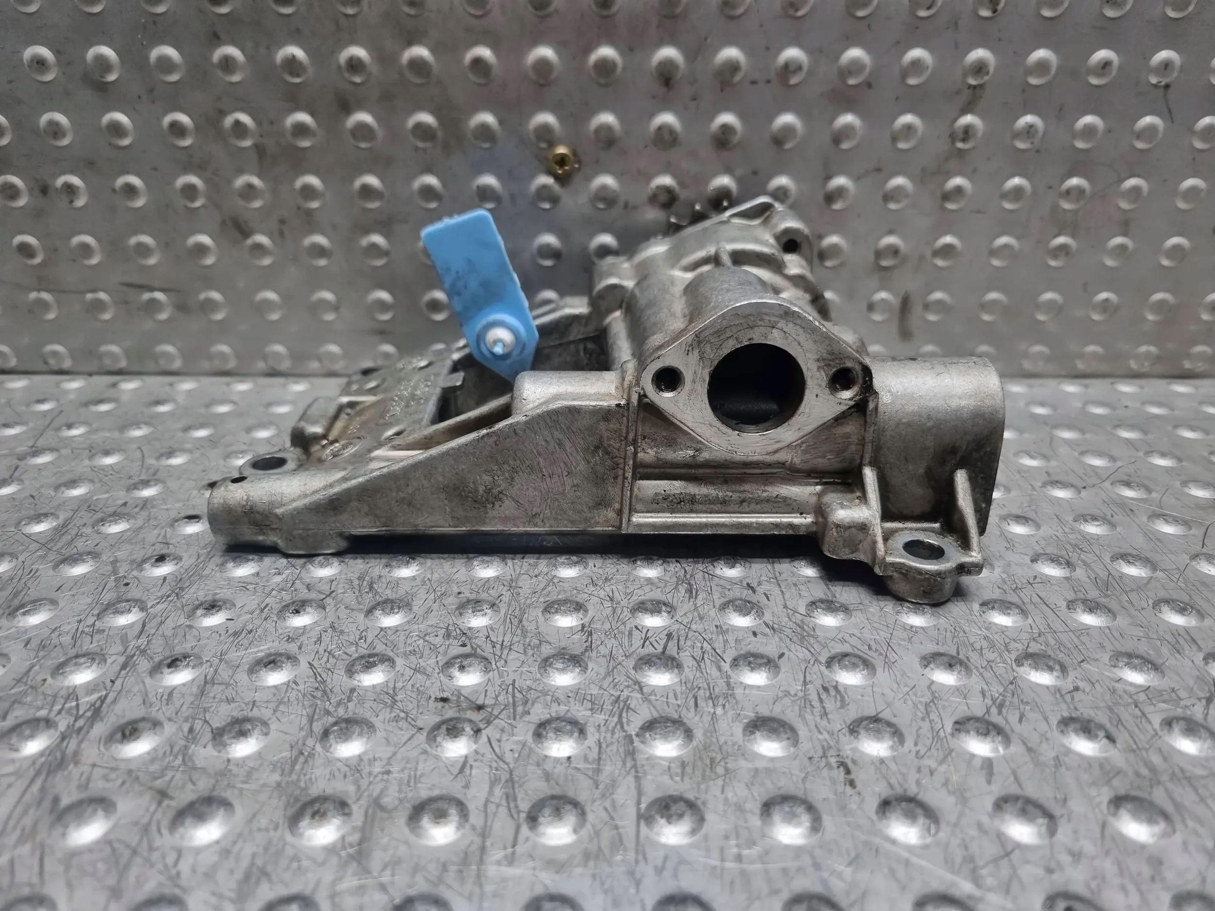 oil pump 2247217 BMW 3 E90 E91