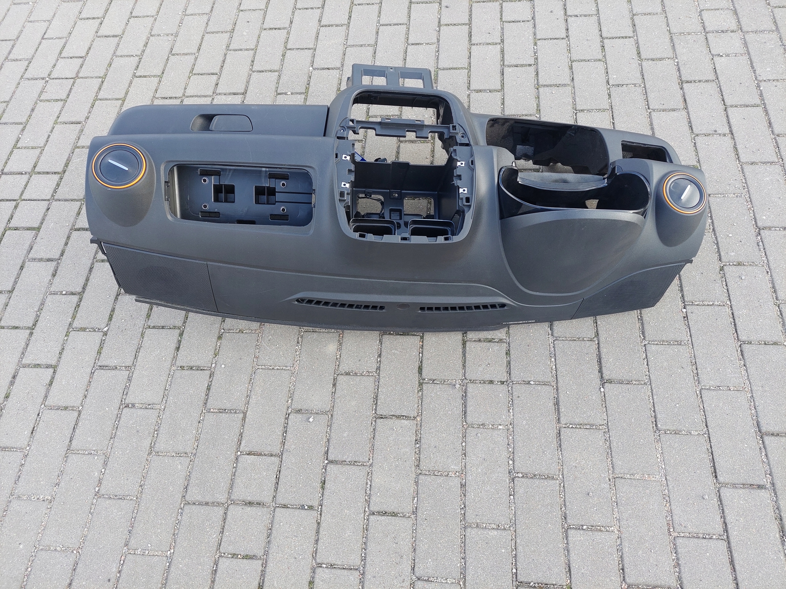 dashboard instrument panel console cockpit passenger compartment DACIA SPRING