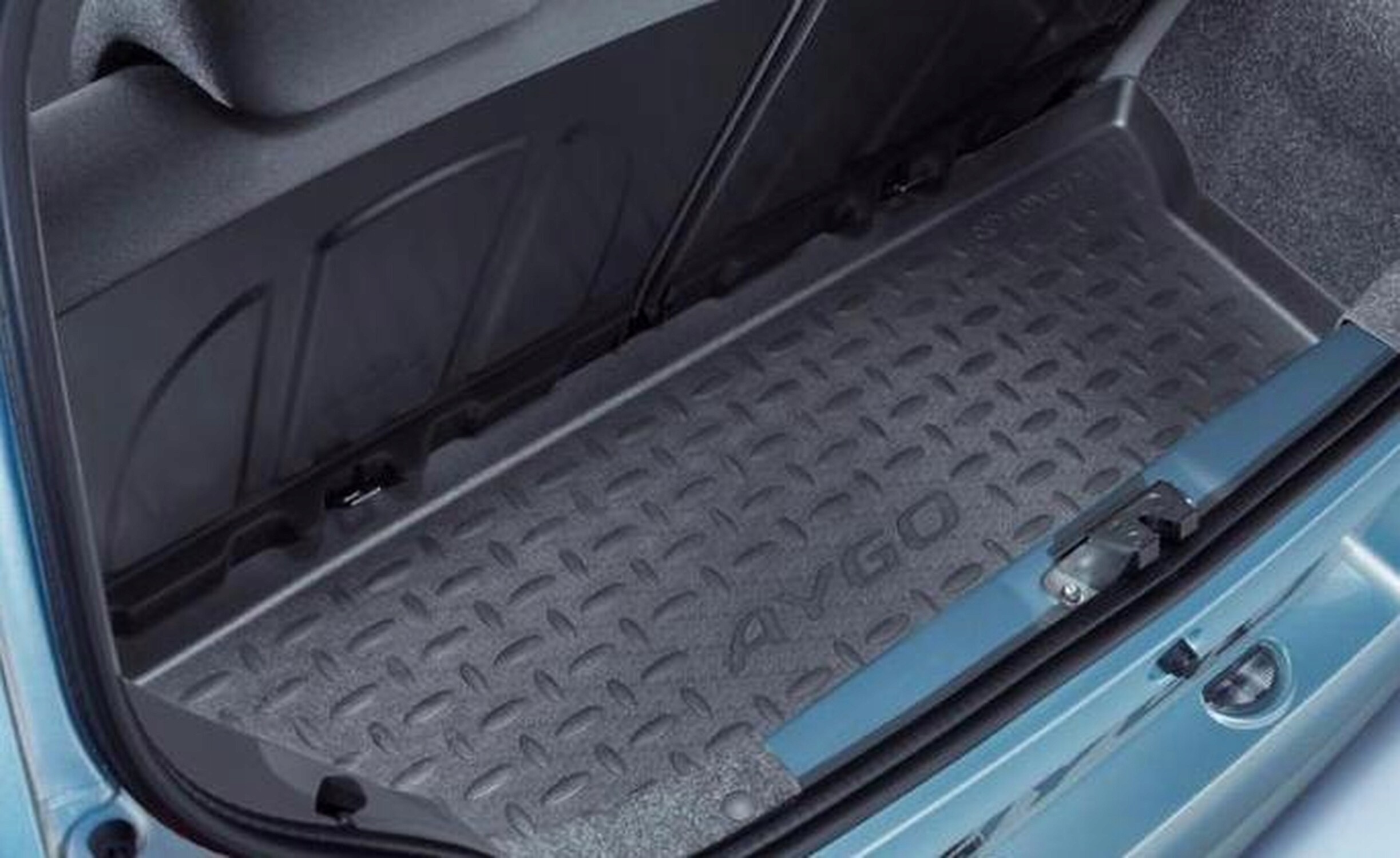 Toyota Aygo Gumová podlahová krytina batožinového priestoru PZ434-90300-PJ Oe