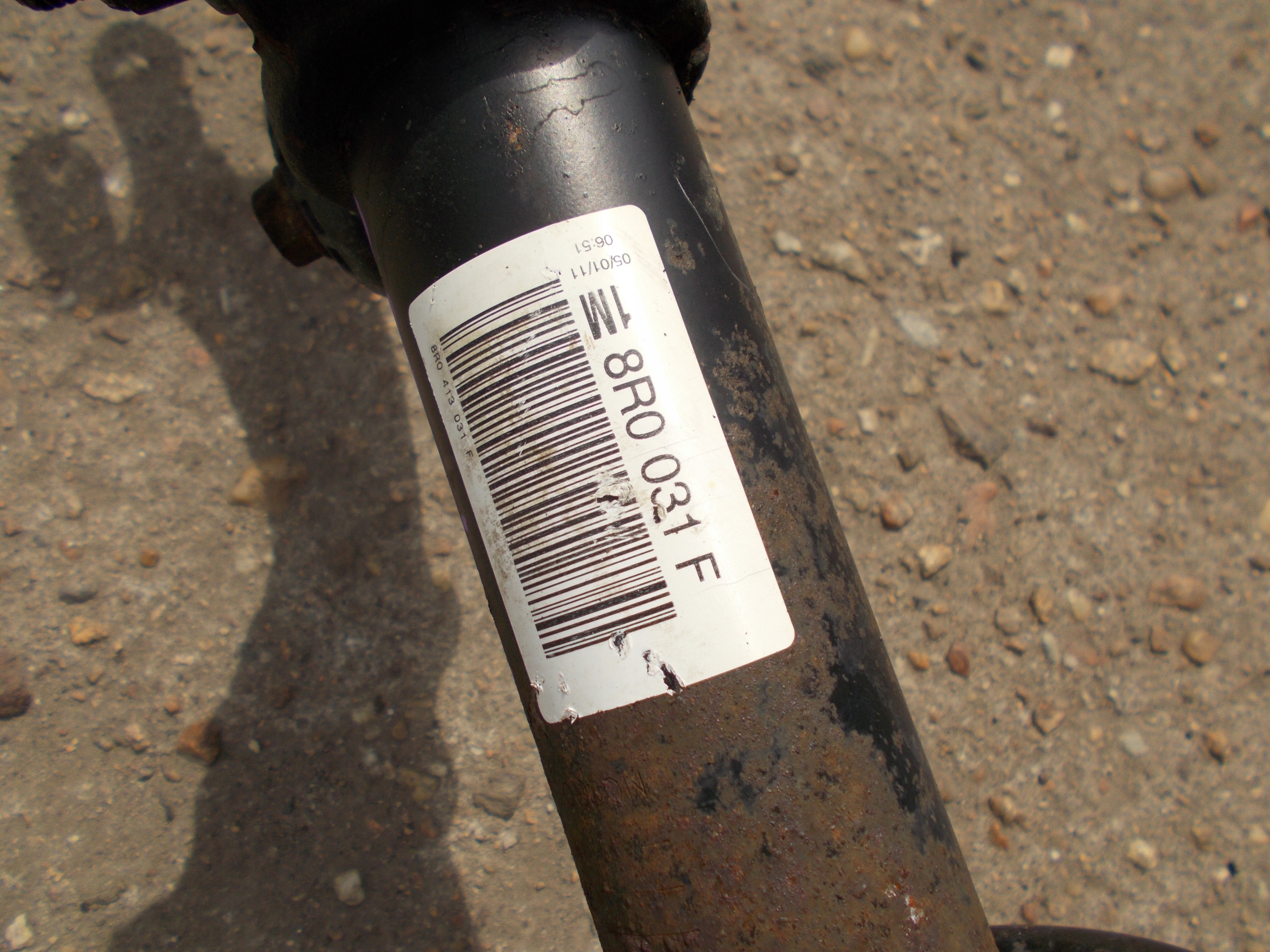 AUDI Q5 2.0 TDI 11R shock absorber left front 8R0031F