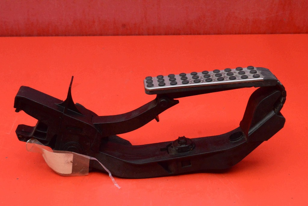 potentiometer accelerator pedal A1713000004 MERCEDES E-KLASA W211 1.8 compressor;