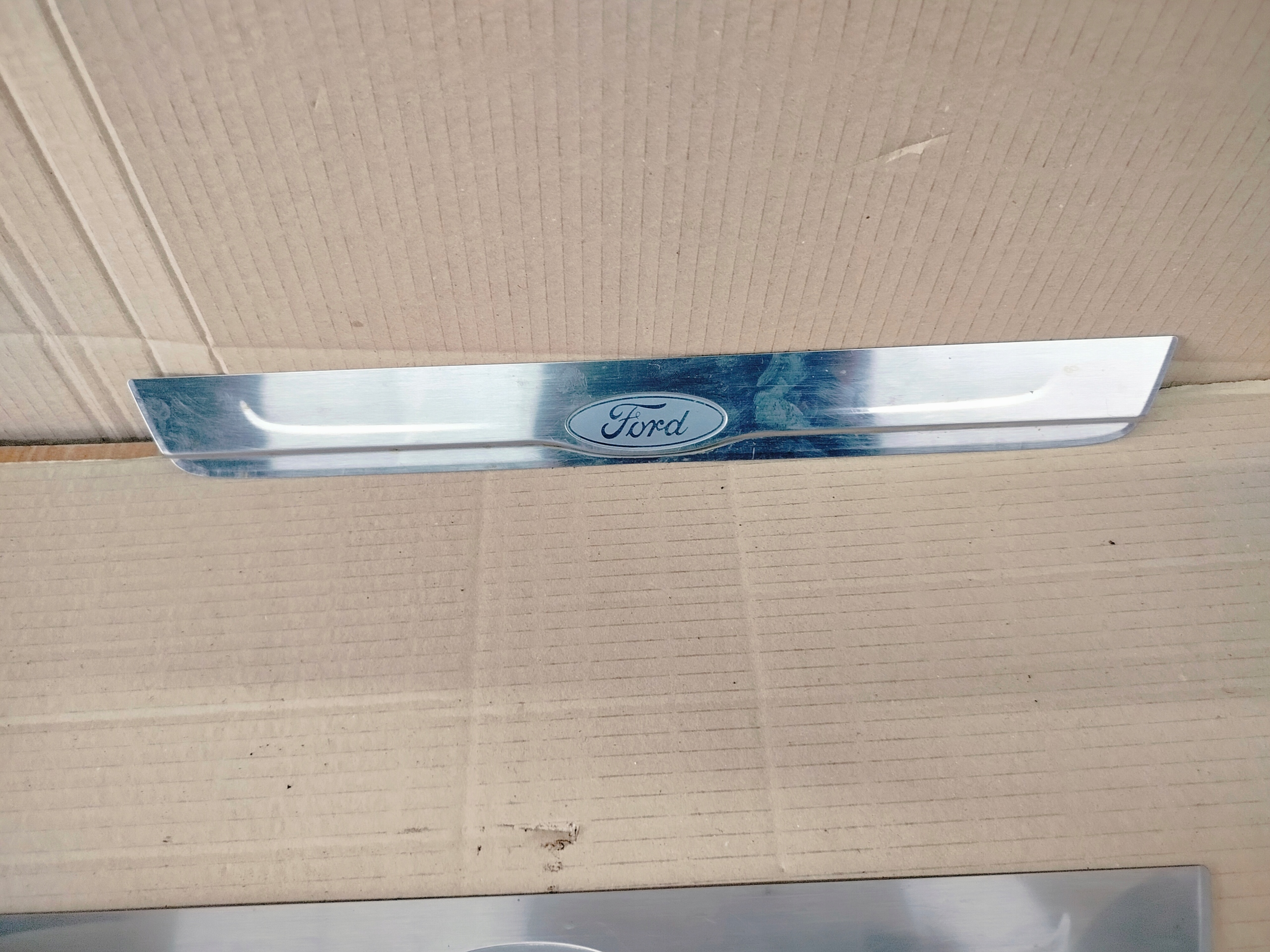 FORD FOCUS MK3, C-MAX MK2 moulding threshold cap CHROM