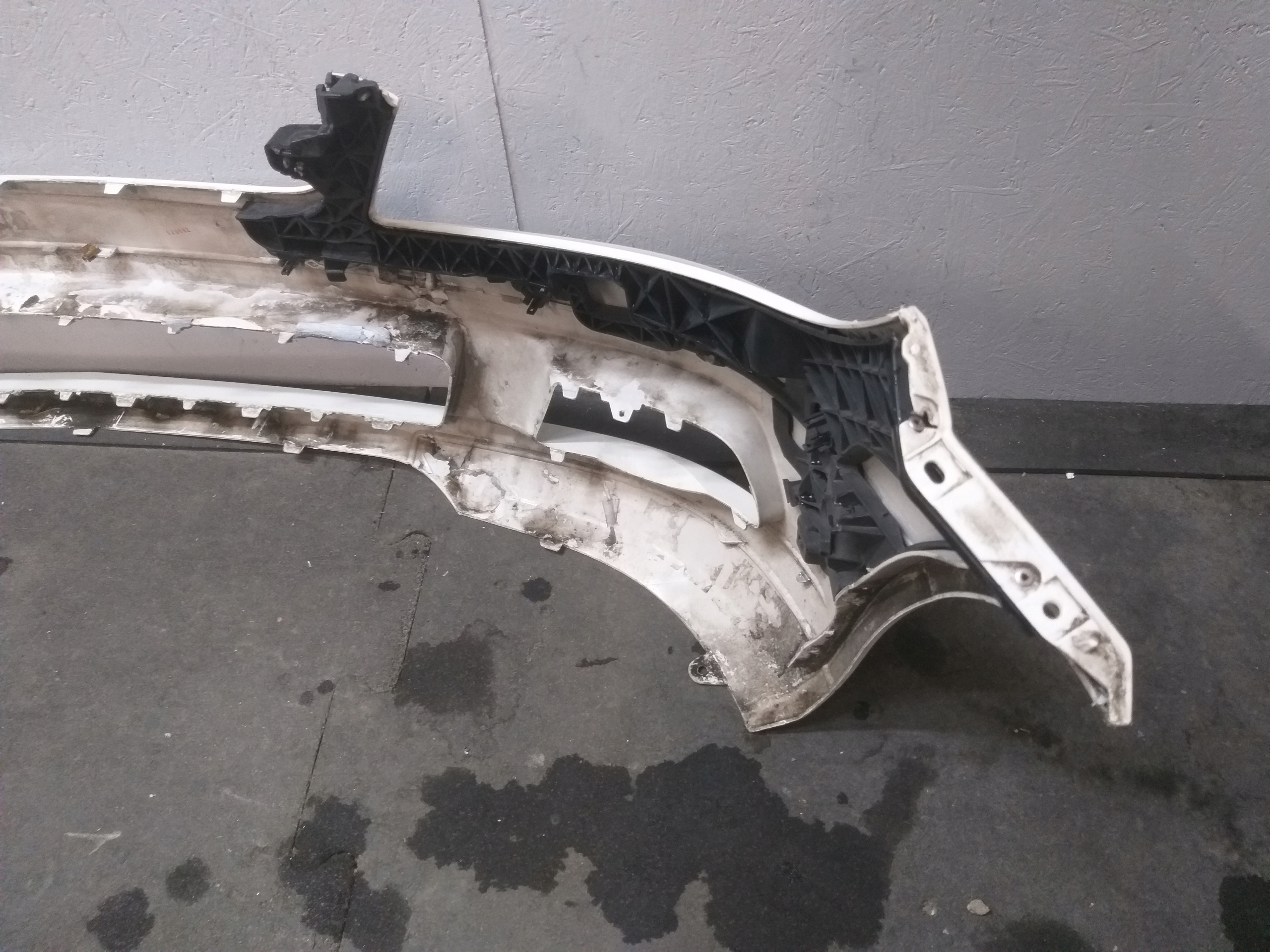 BUMPER FRONT MERCEDES C KLASA W204 07-10
