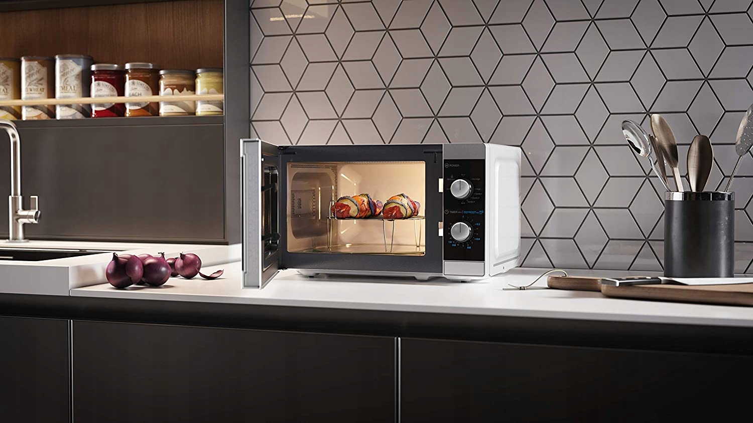 Kuchenka mikrofalowa wolnostojąca Sharp YC-MG01ES Pojemność 20 l