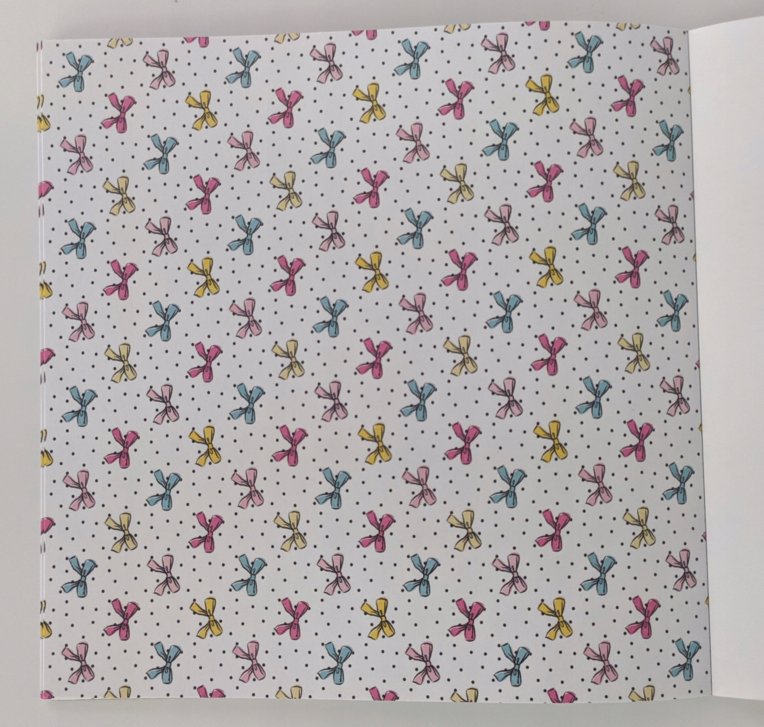 BLOK KREATYWNY Z MOTYWAMI ARKUSZE PAPIER WZORY 38 Kod producenta 2562426