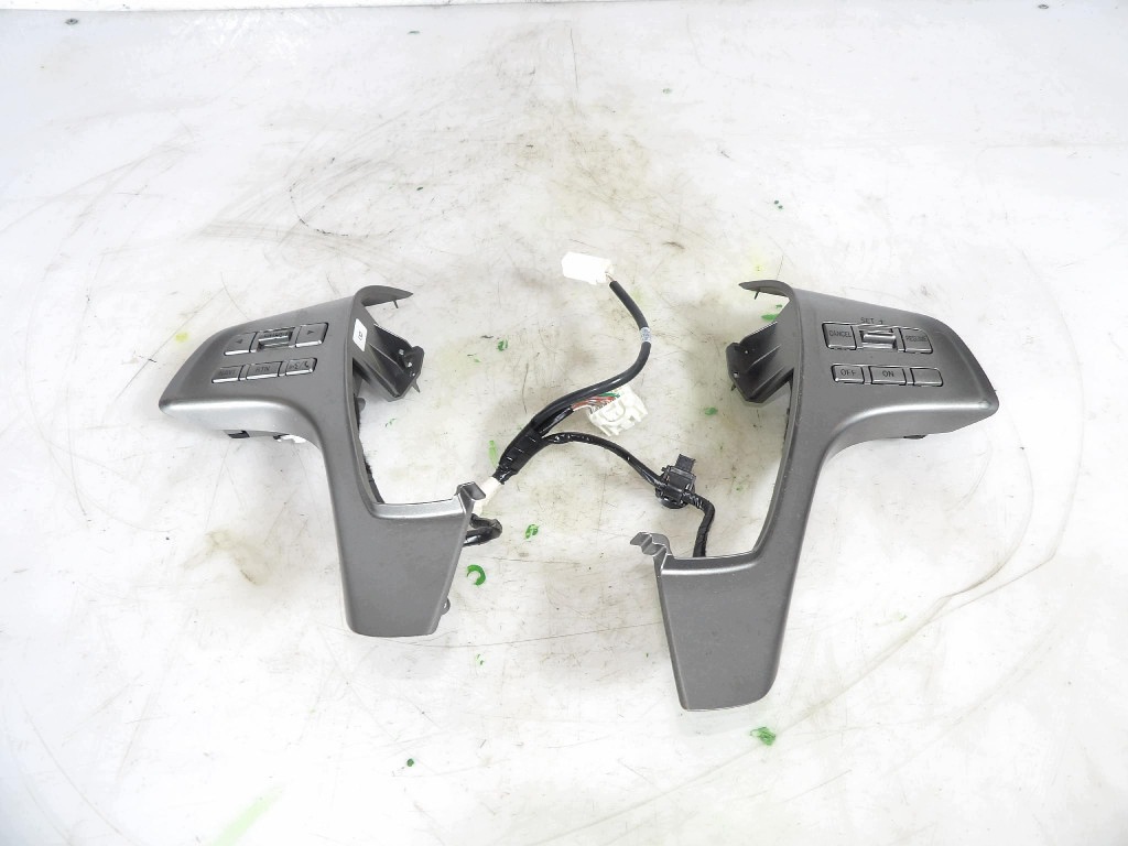 Commandes MULTIFUNKCJI Volant MAZDA 6 GH GS1G664M0