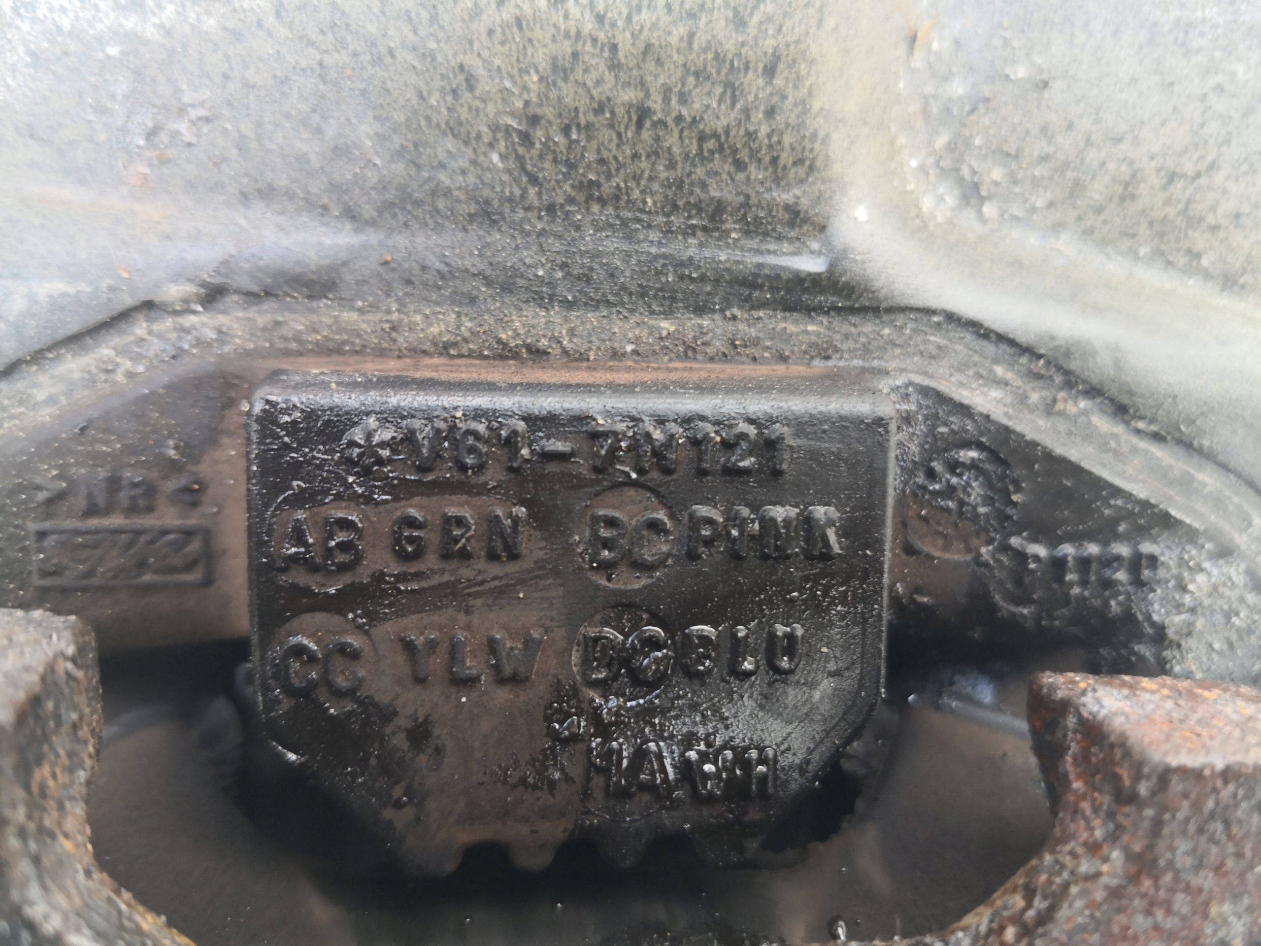 engine mount FORD V61-7M121